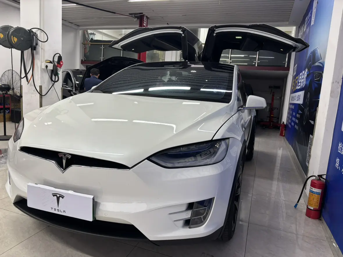 Tesla Model X  из Китая