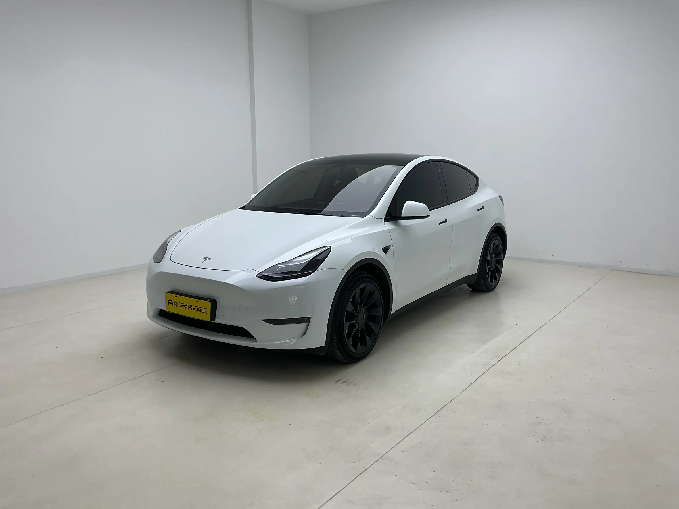 Tesla Model Y  из Китая
