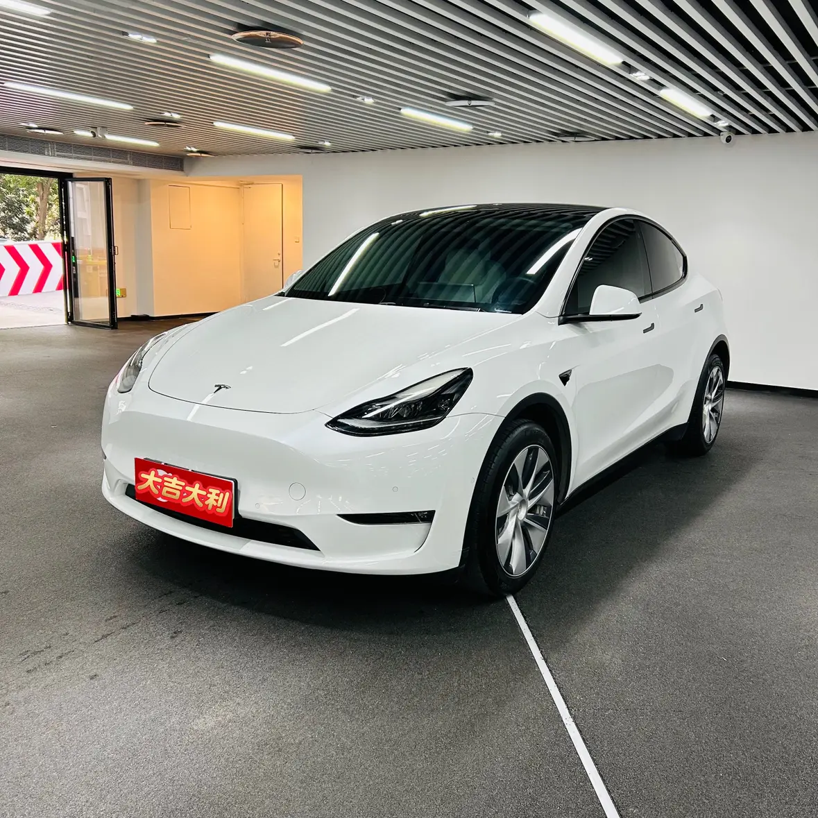 Tesla Model Y  из Китая