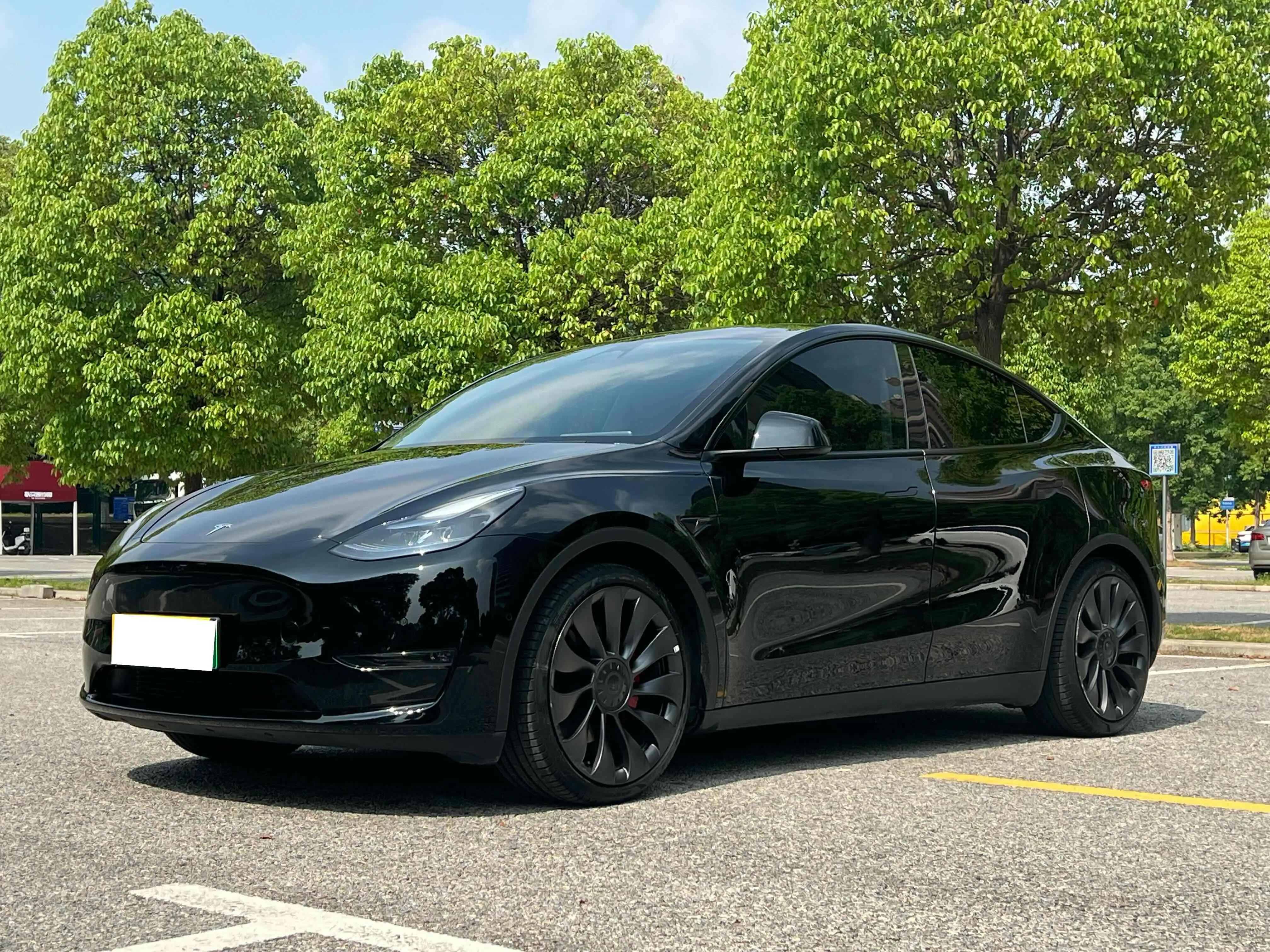 Tesla Model Y  из Китая