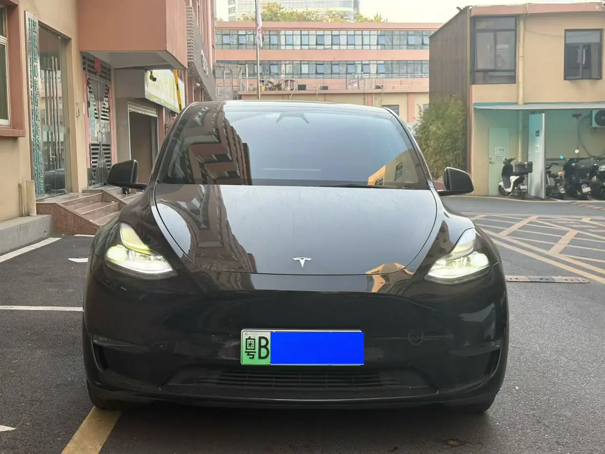 Tesla Model Y  из Китая