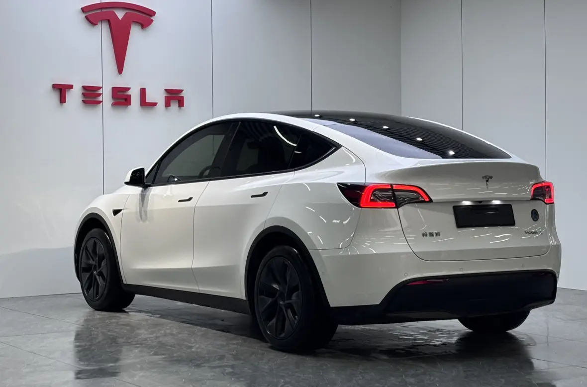Tesla Model Y  из Китая