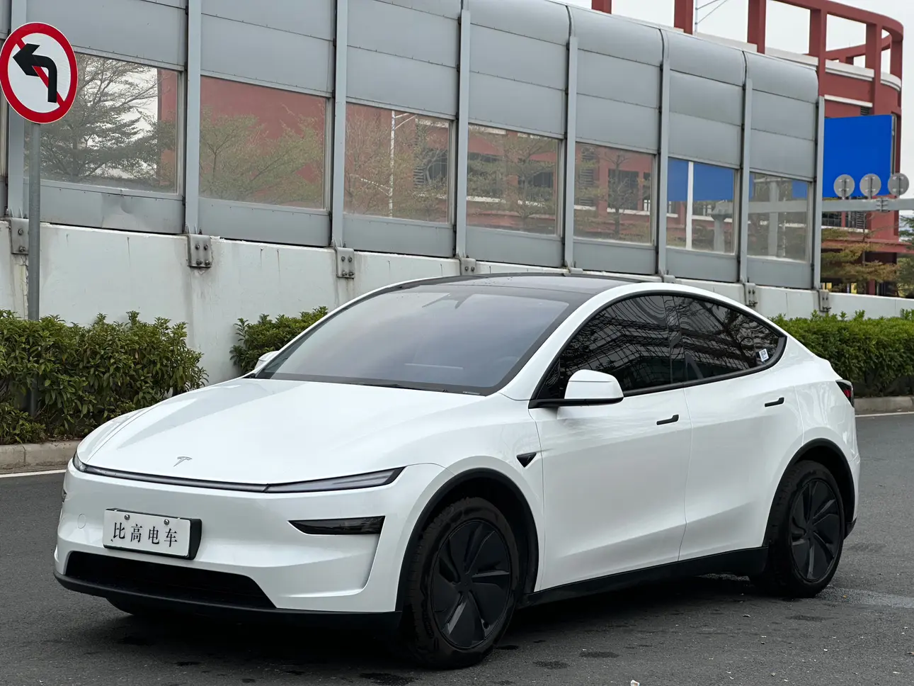 Tesla Model Y  из Китая