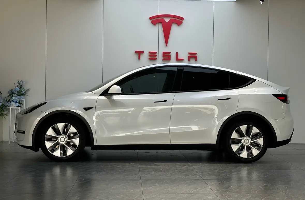 Tesla Model Y  из Китая