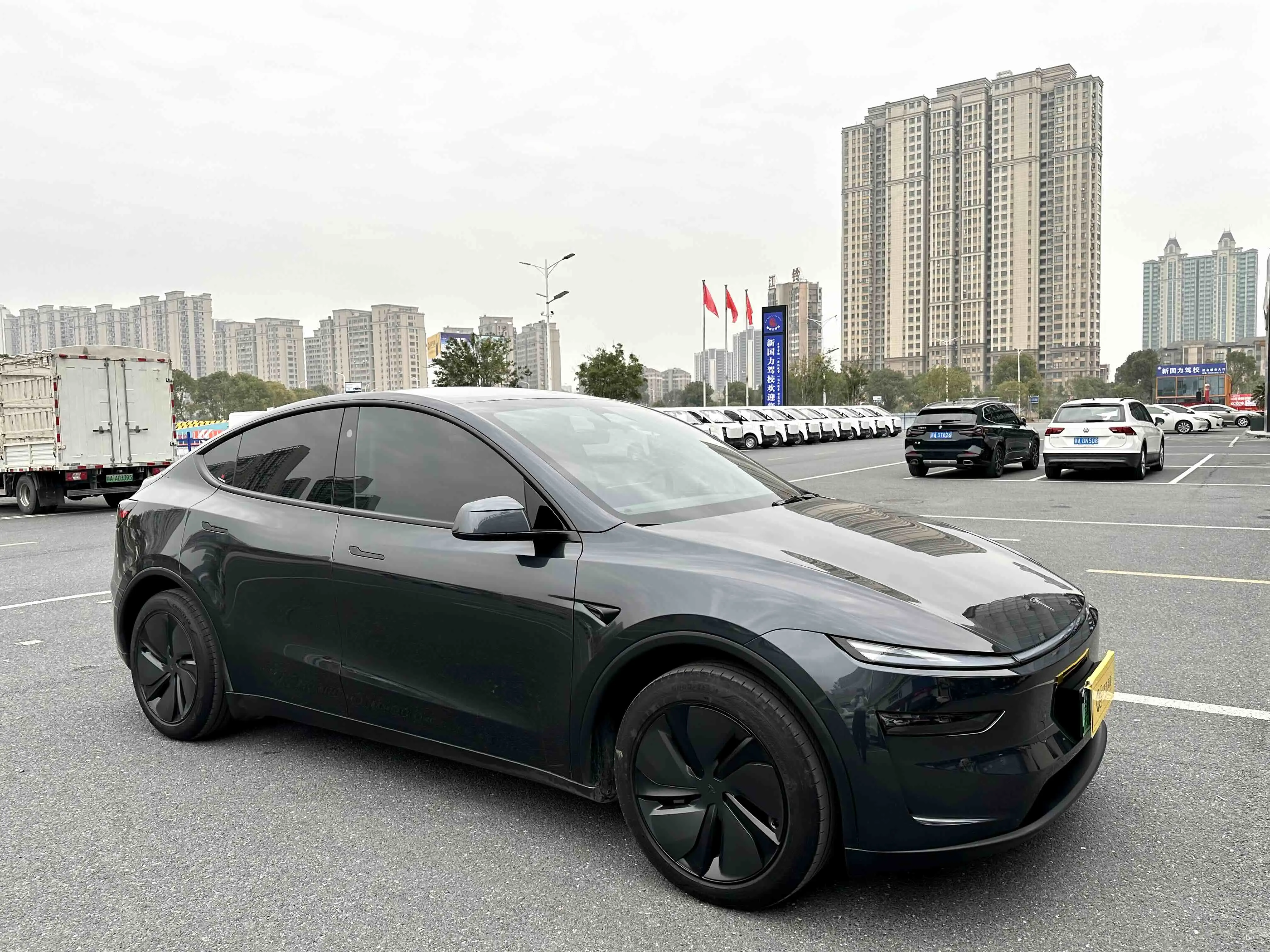 Tesla Model Y  из Китая