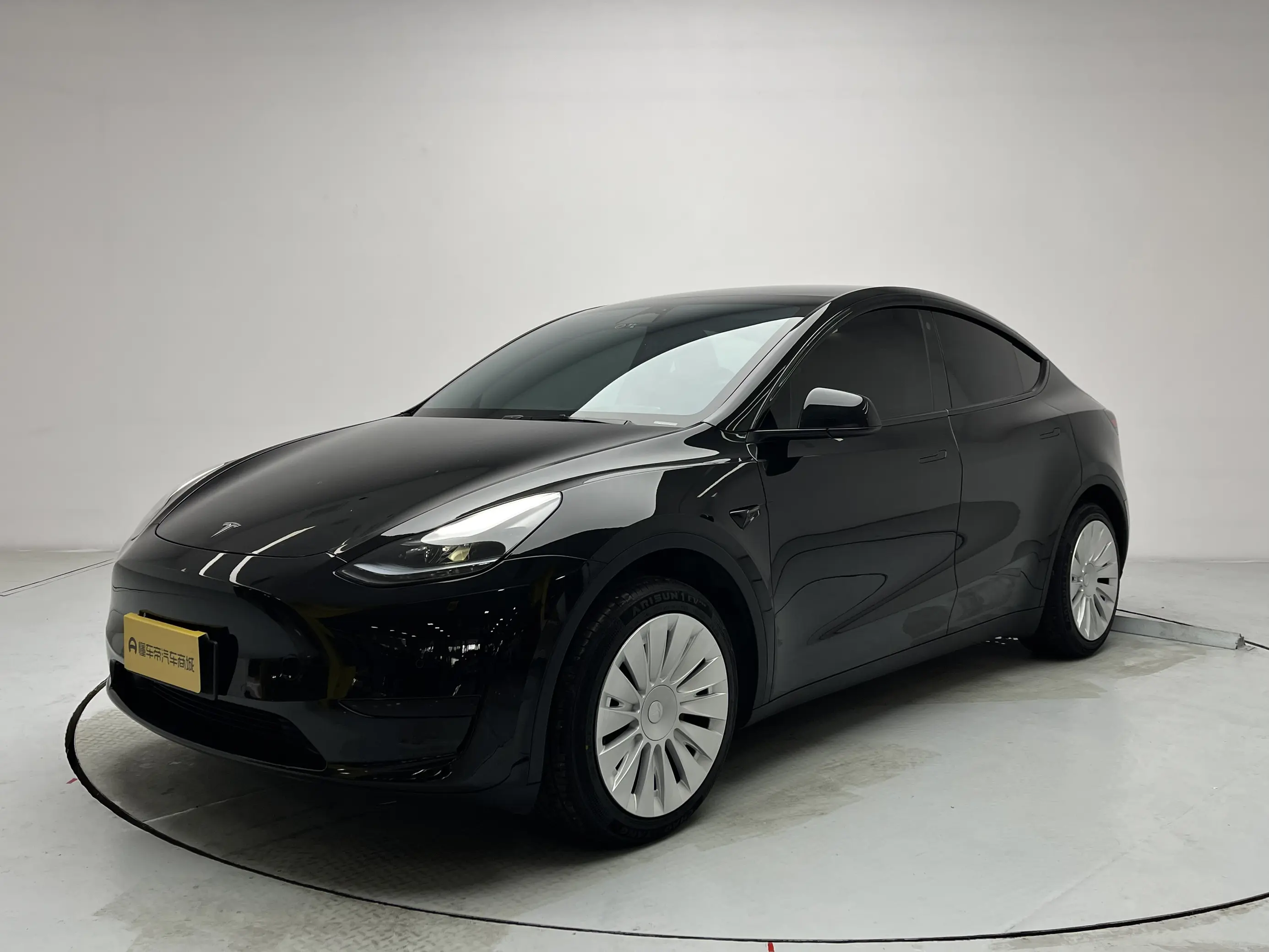 Tesla Model Y  из Китая