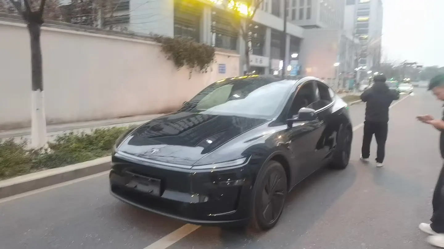 Tesla Model Y  из Китая