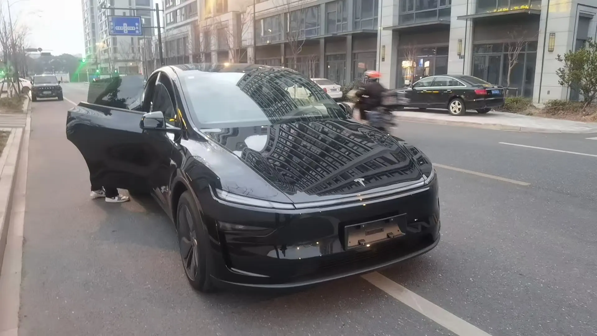 Tesla Model Y  из Китая