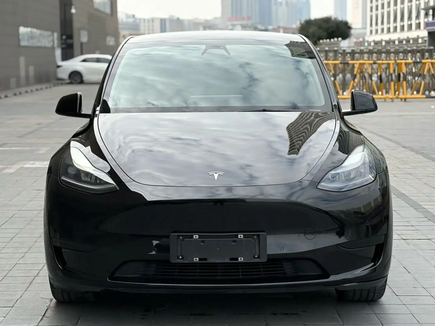 Tesla Model Y  из Китая