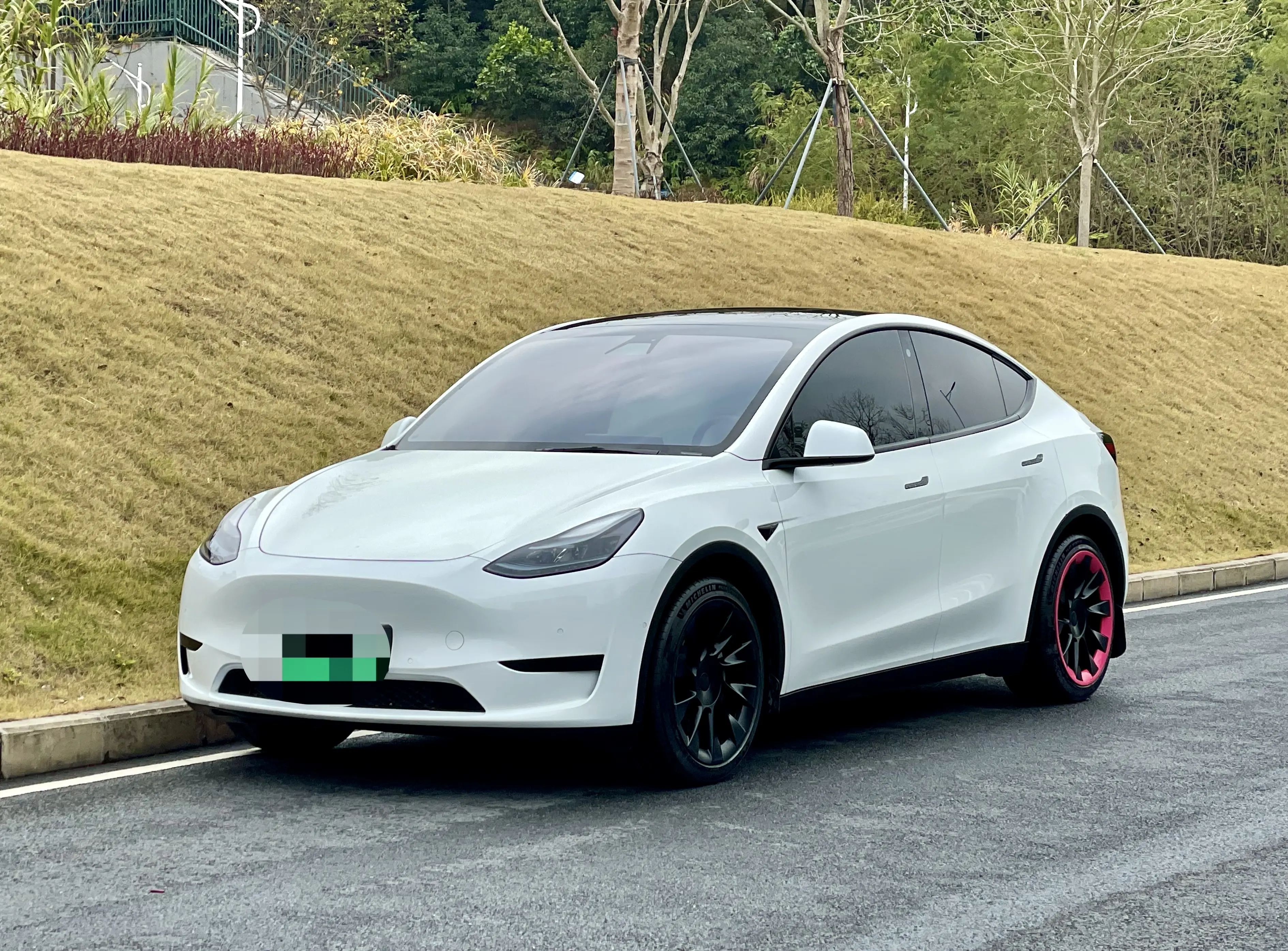 Tesla Model Y  из Китая