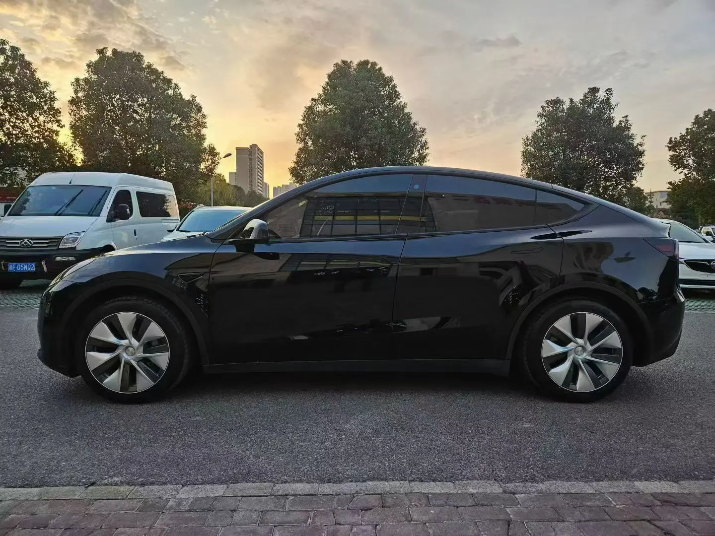 Tesla Model Y  из Китая