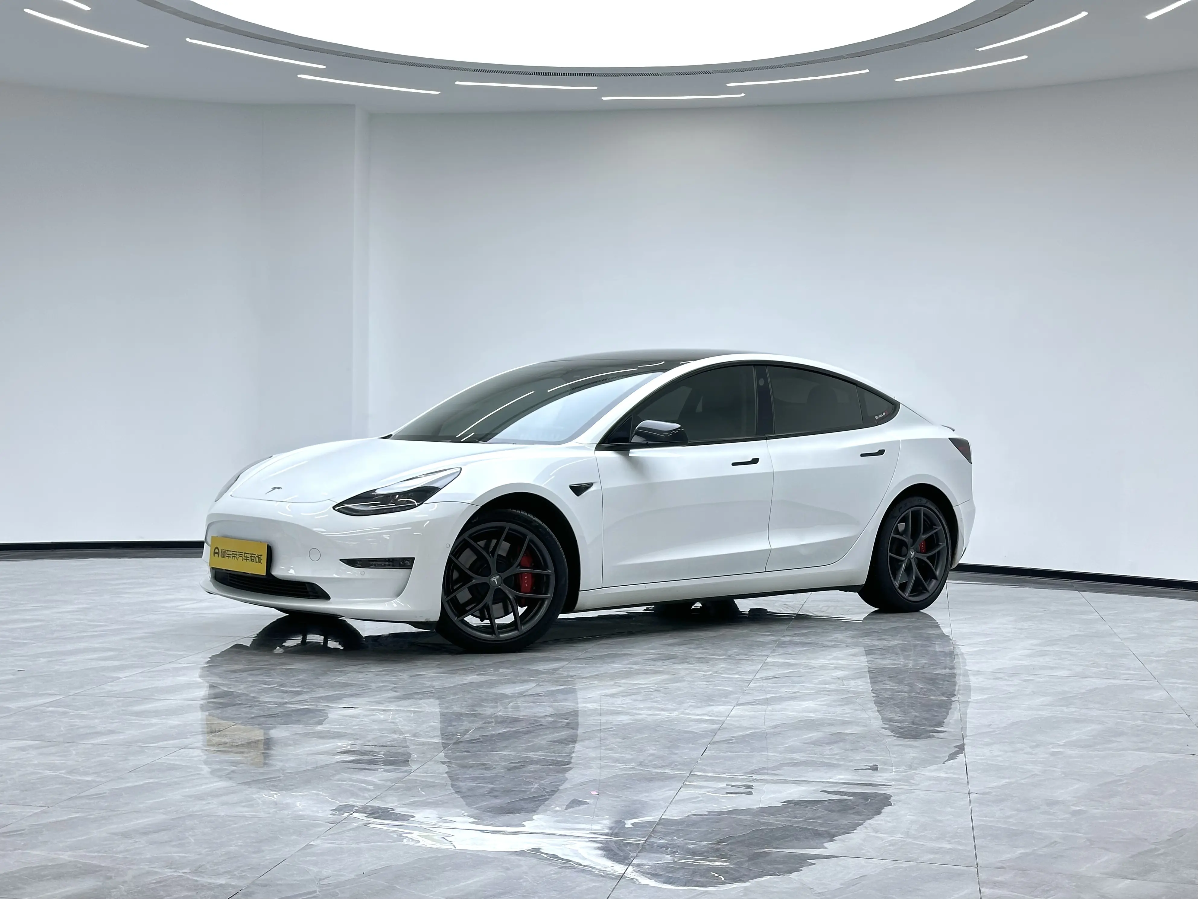 Tesla Model 3  из Китая