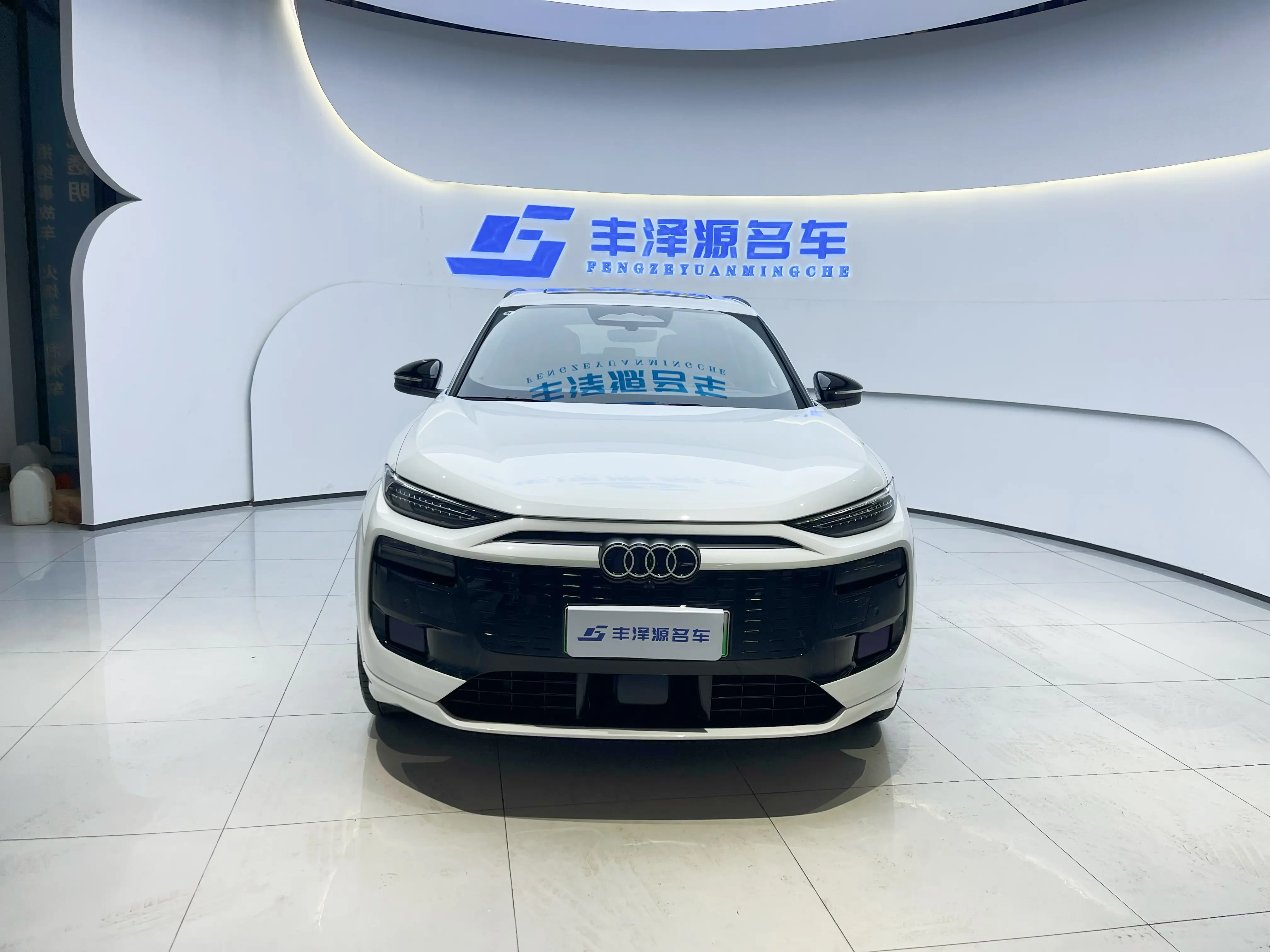 Audi Q6L e-tron  из Китая