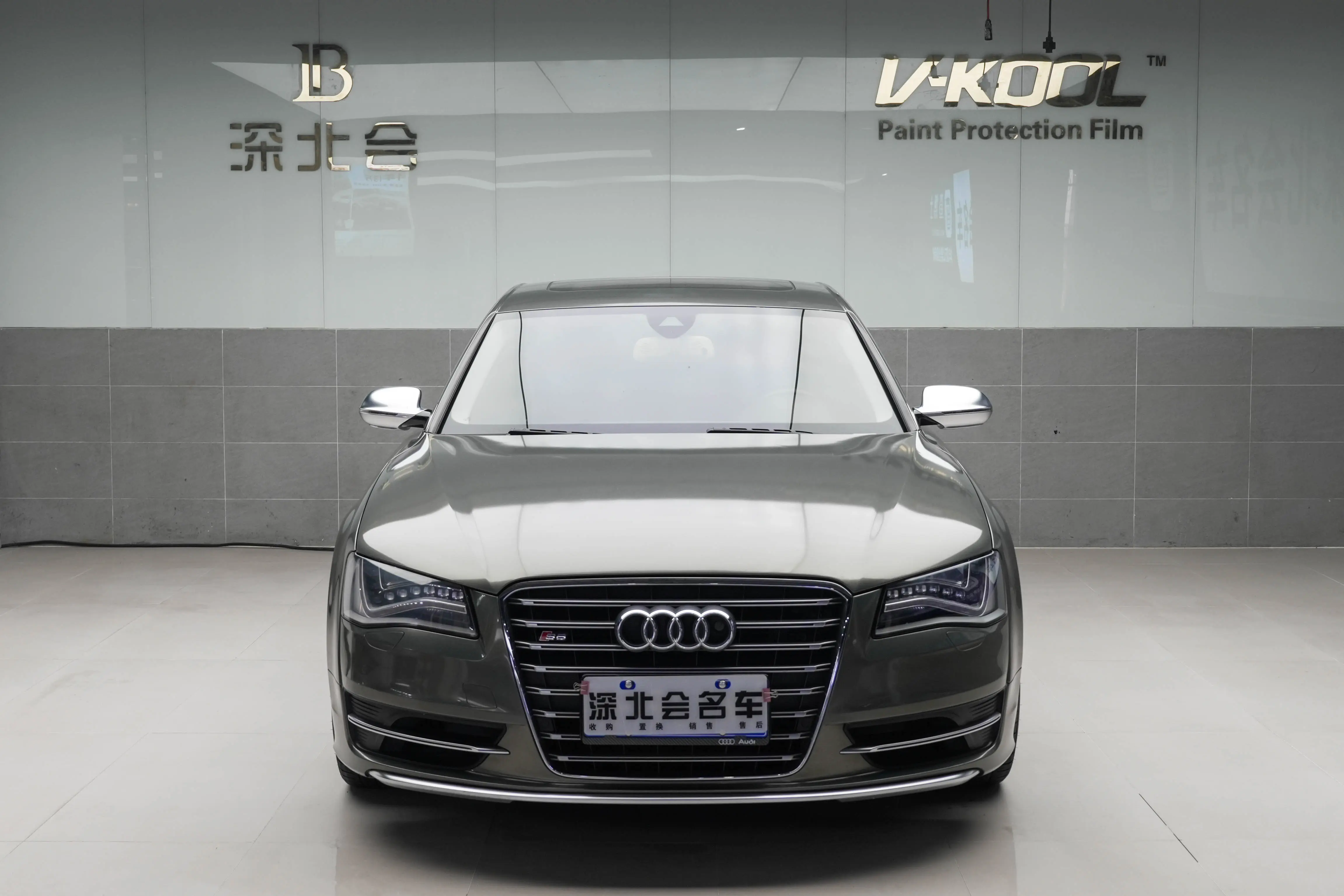 Audi S8  из Китая