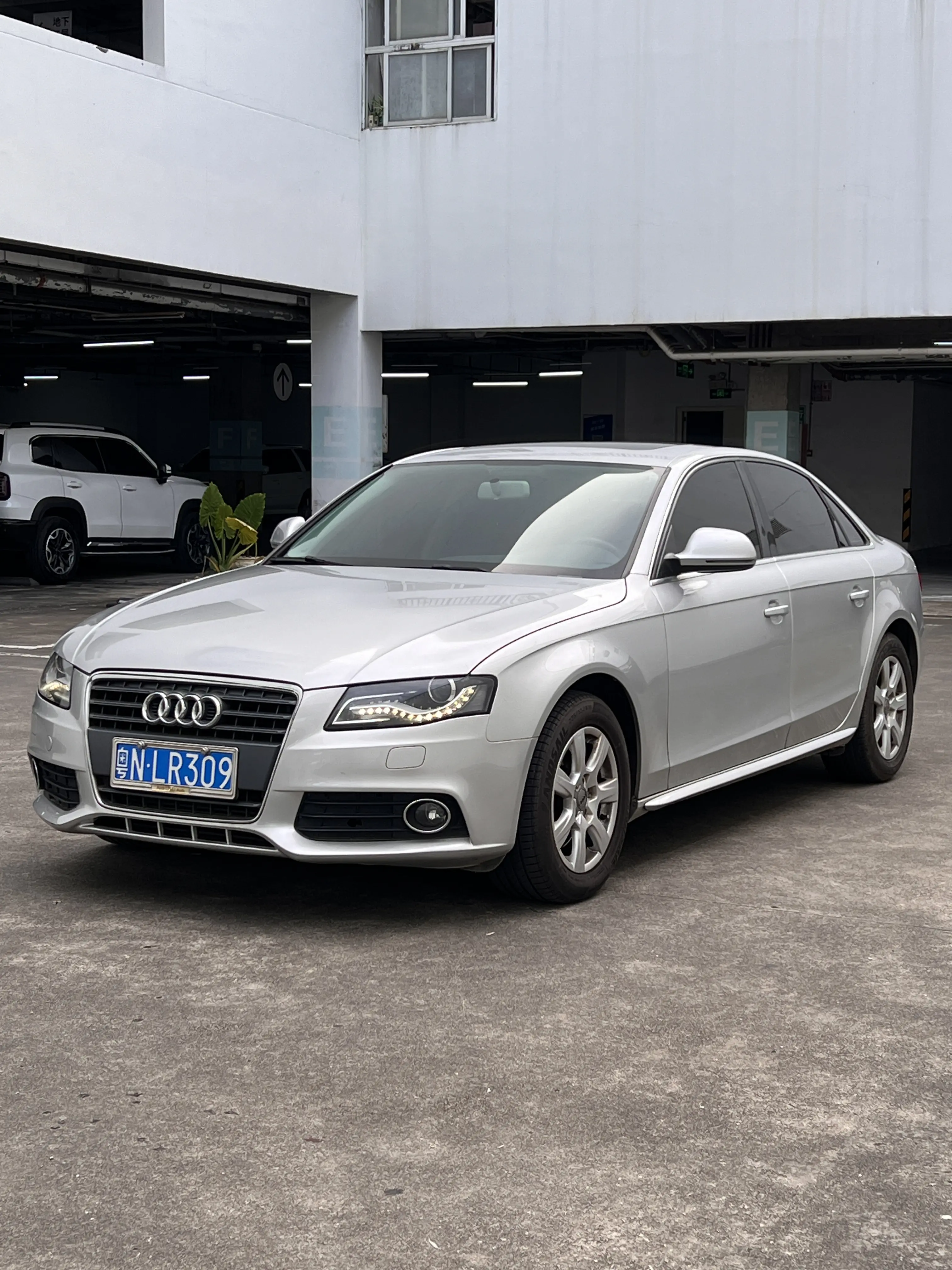 Audi A4L  из Китая