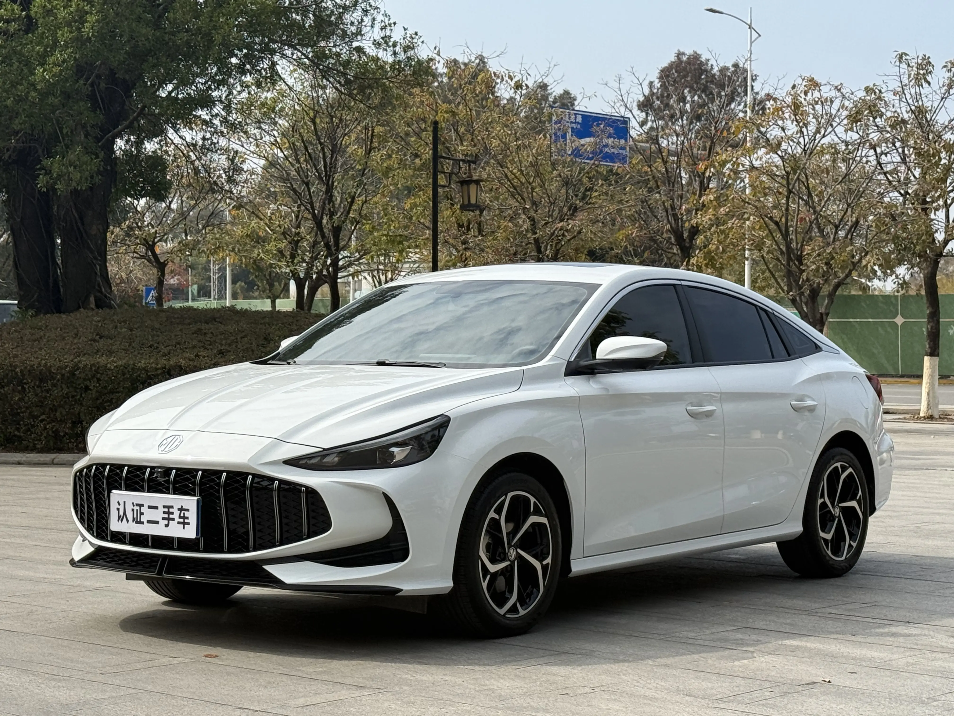 MG 5  из Китая