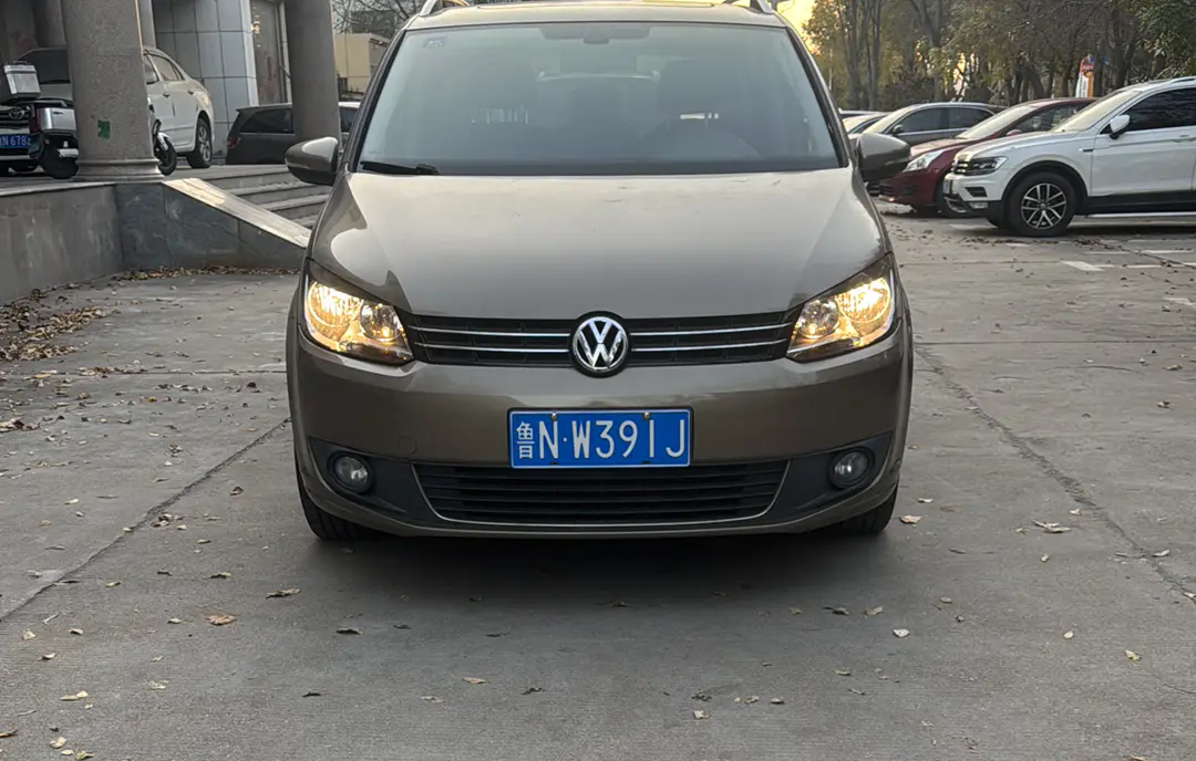 Volkswagen Touran  из Китая