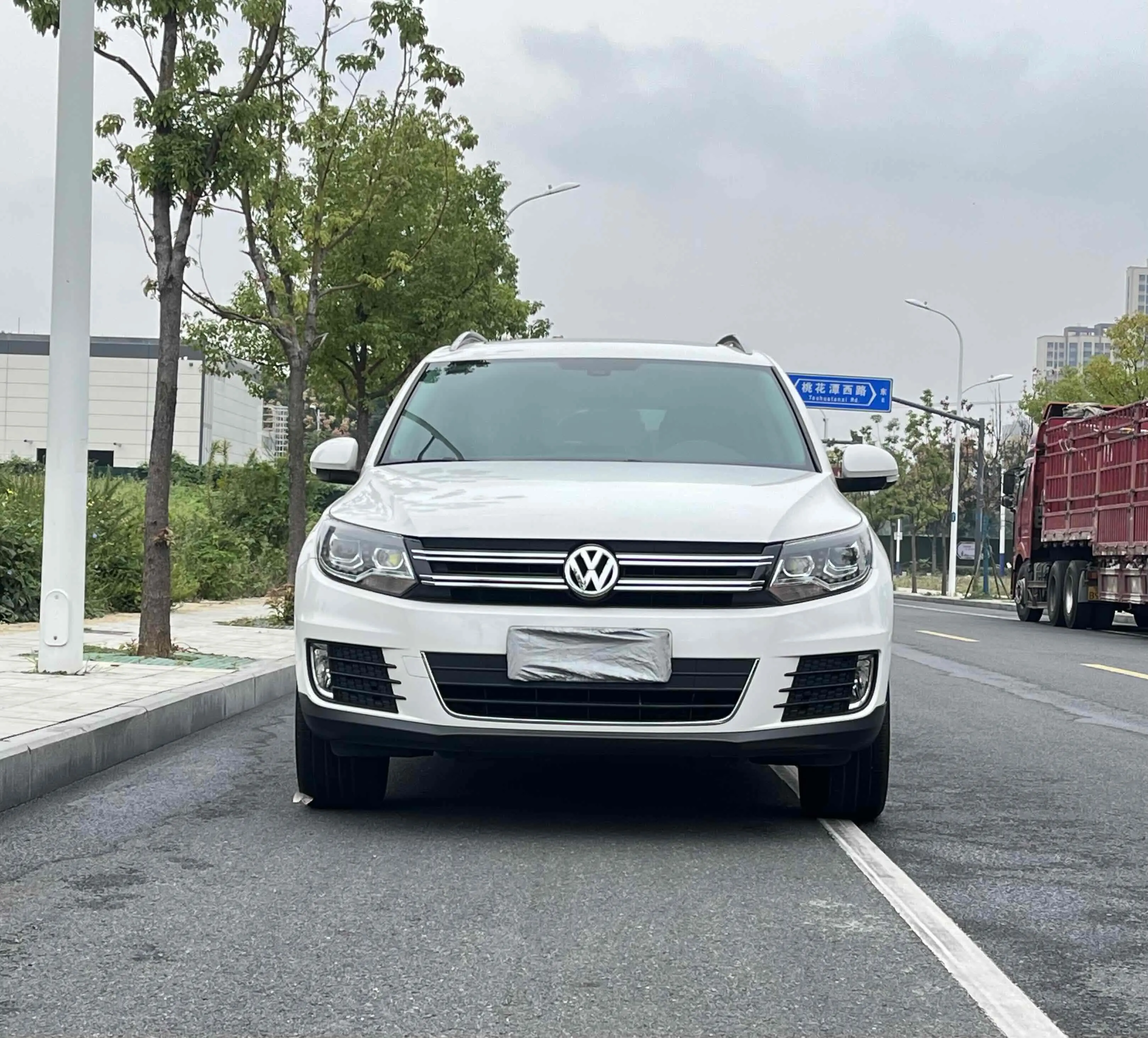 Volkswagen Tiguan (Tharu)  из Китая