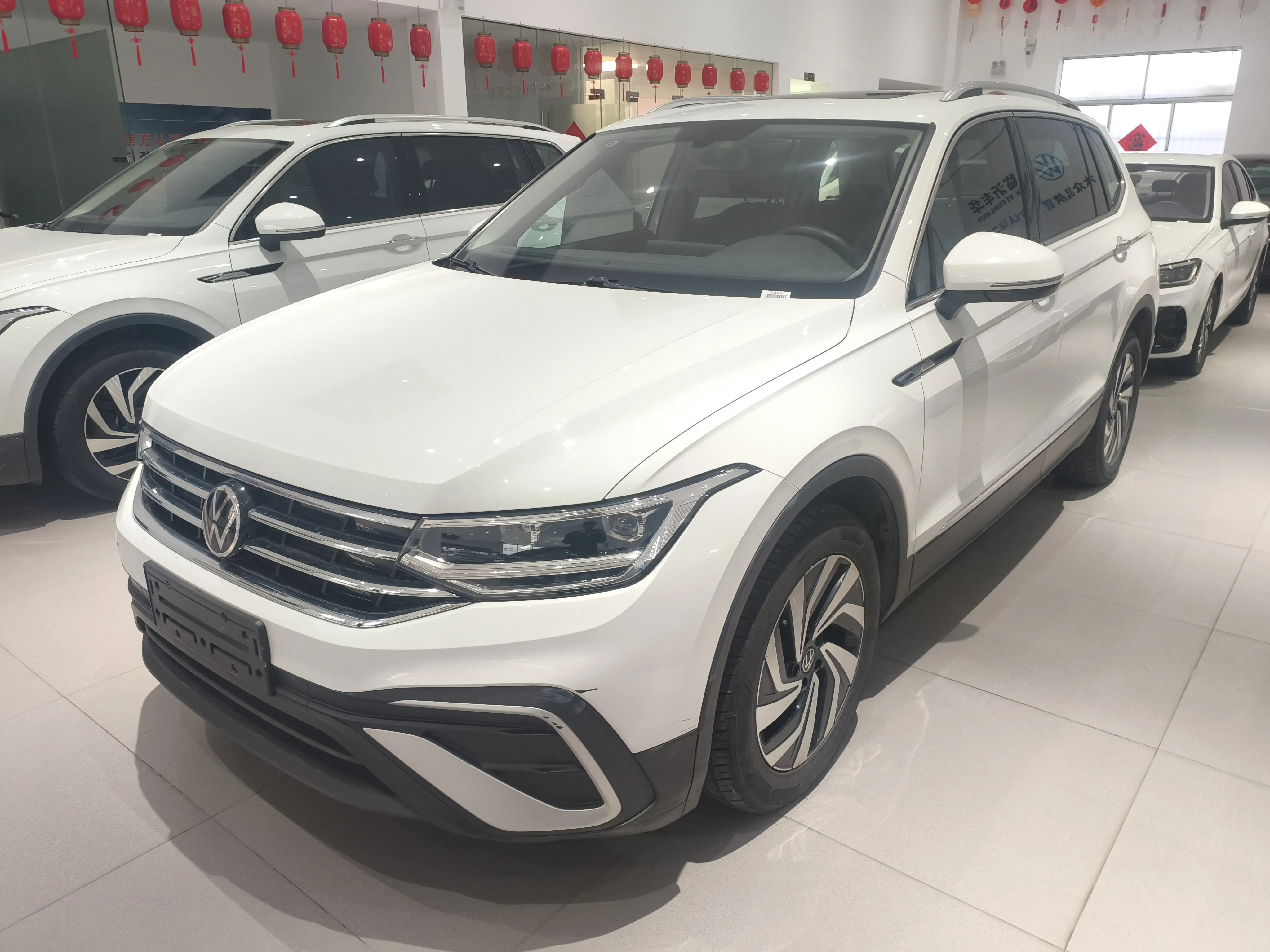 Volkswagen Tiguan L  из Китая