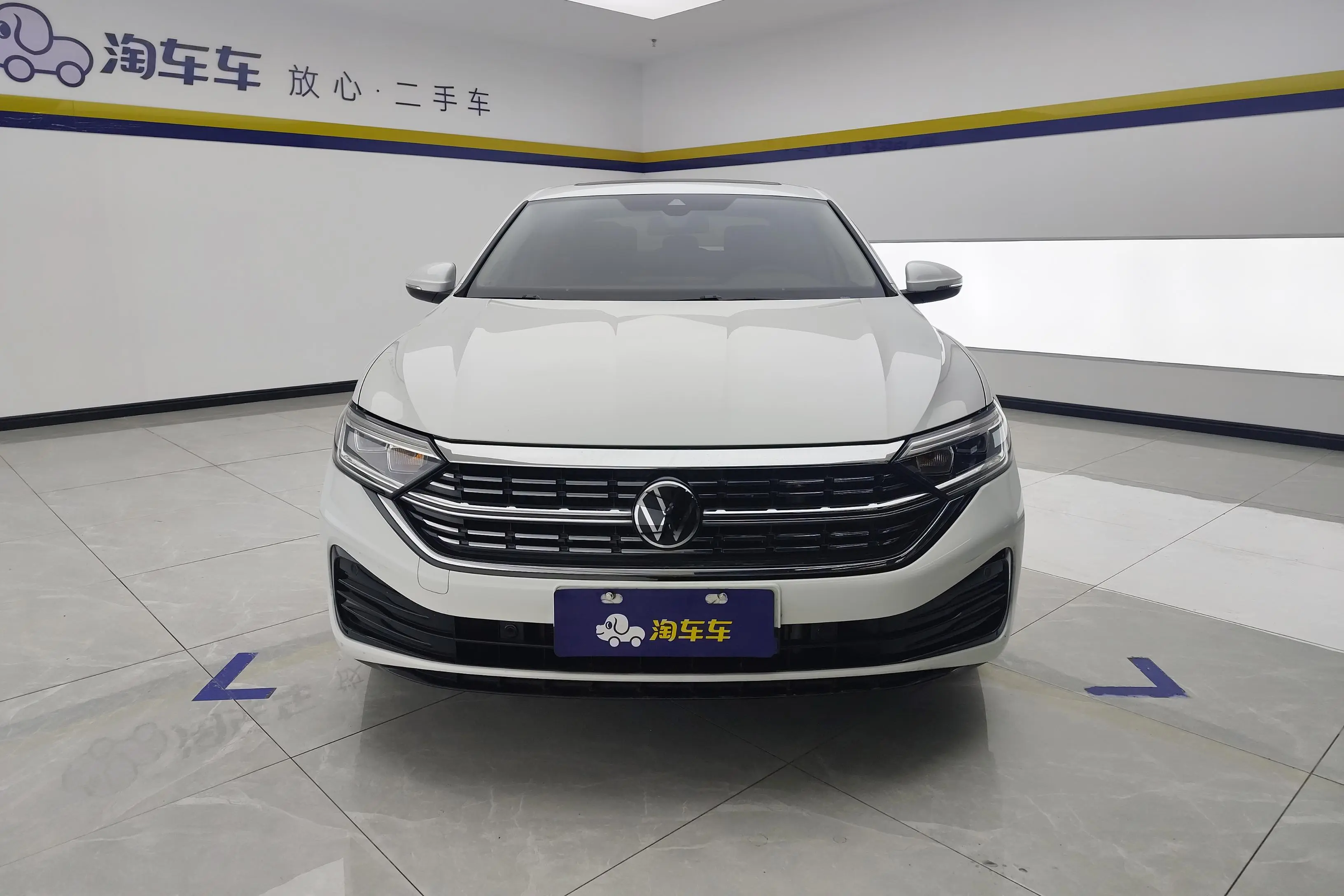 Volkswagen Sagitar  из Китая