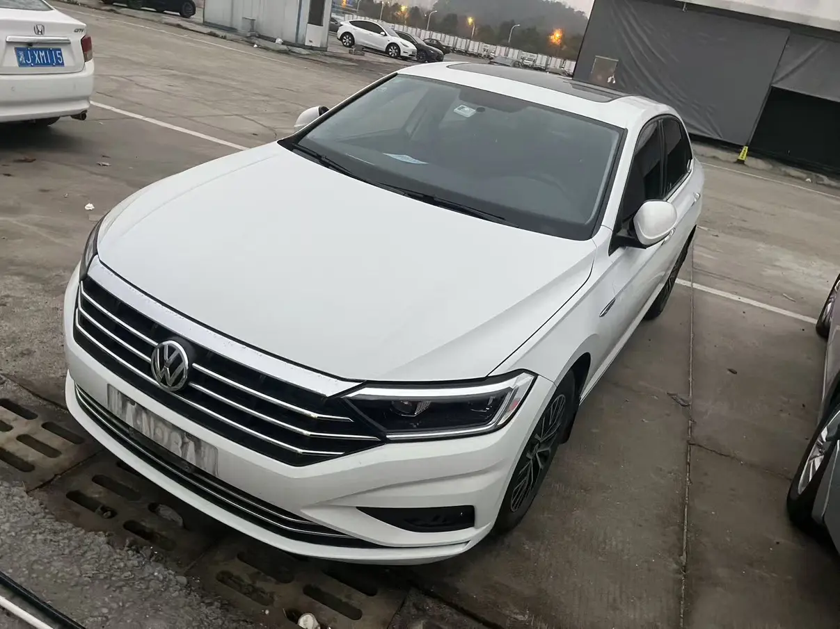 Volkswagen Sagitar  из Китая