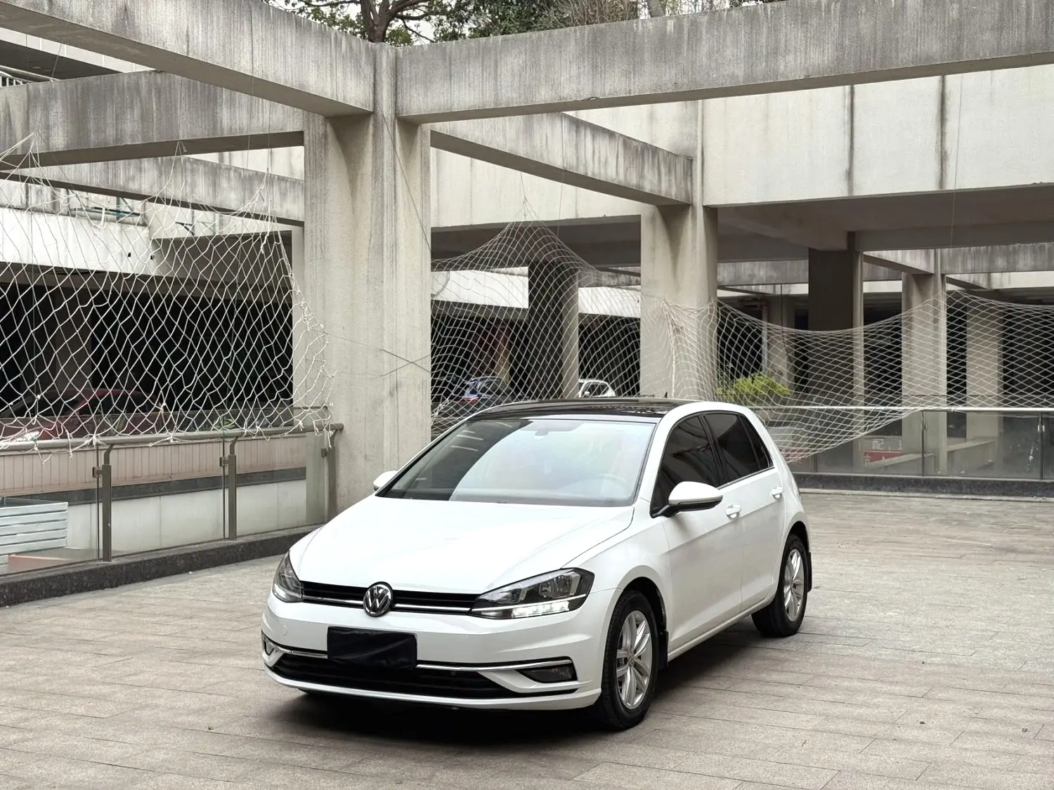 Volkswagen Golf  из Китая