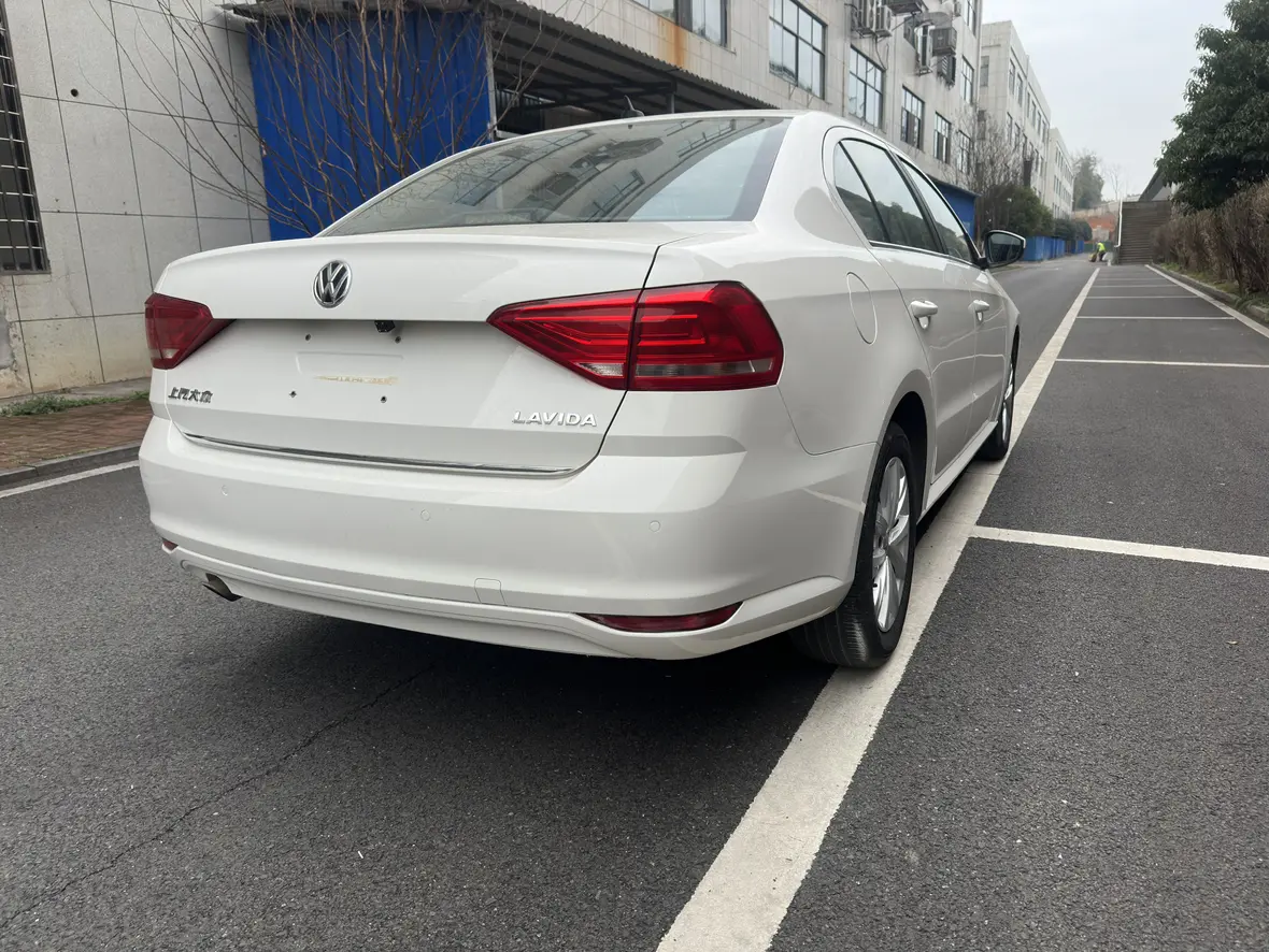 Volkswagen Lavida  из Китая