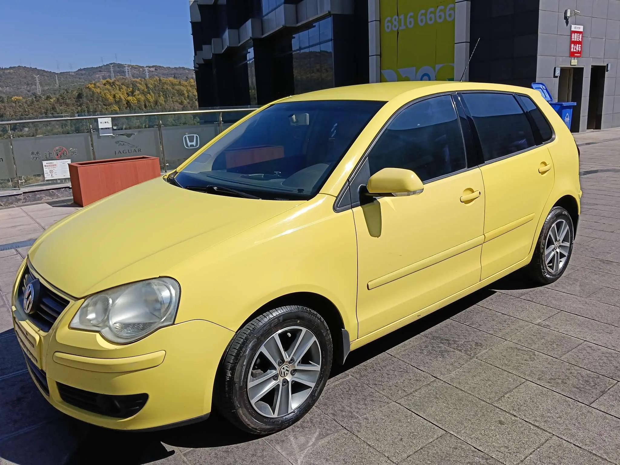 Volkswagen Polo  из Китая
