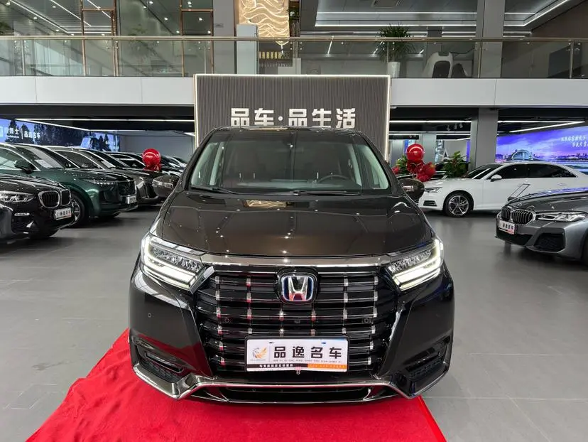 Honda Elysion (Alison)  из Китая