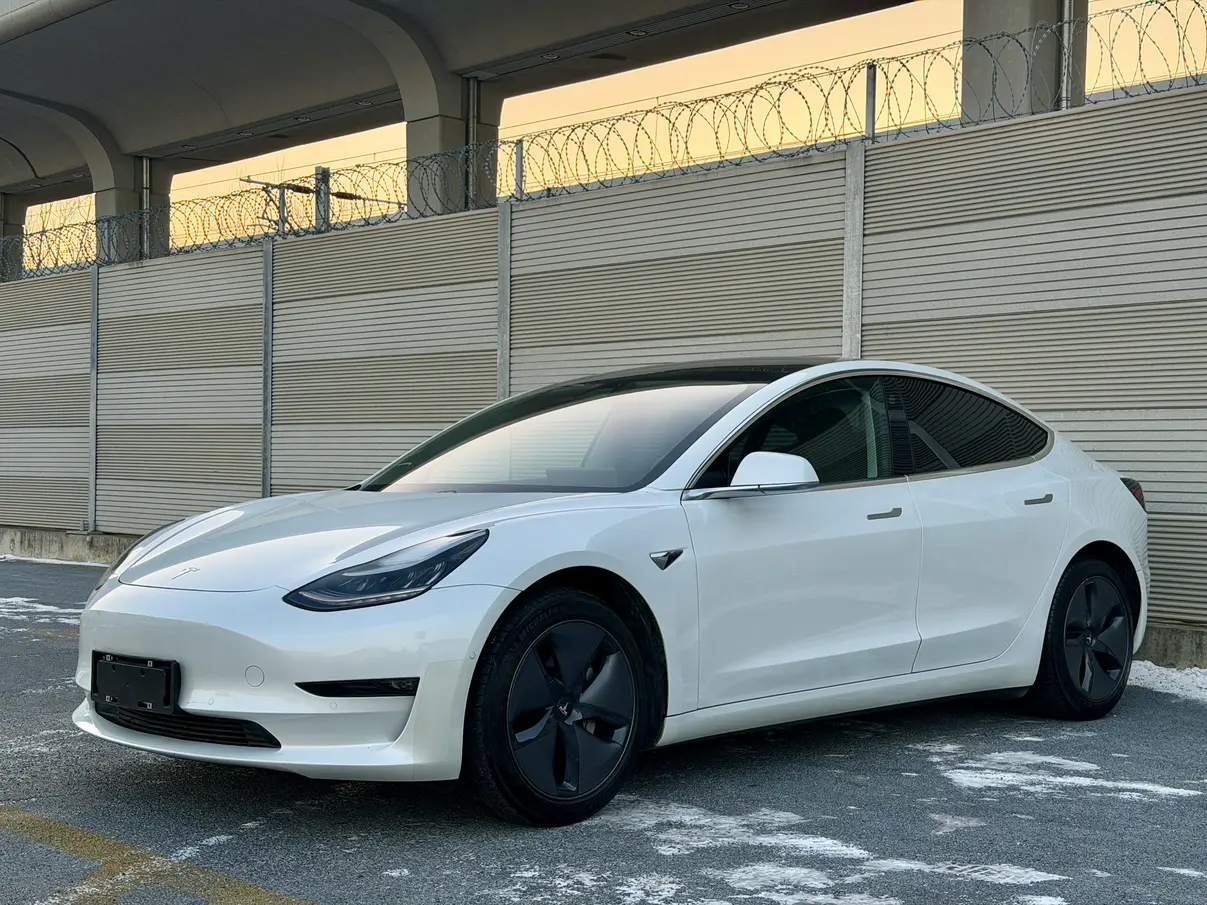 Tesla Model 3  из Китая