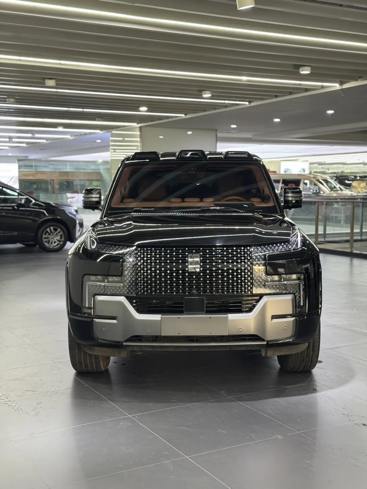 BYD Yangwang U8  из Китая