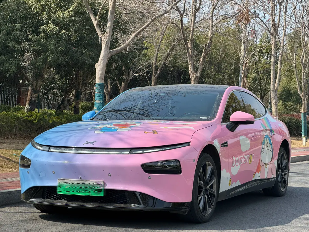 Xpeng P7  из Китая