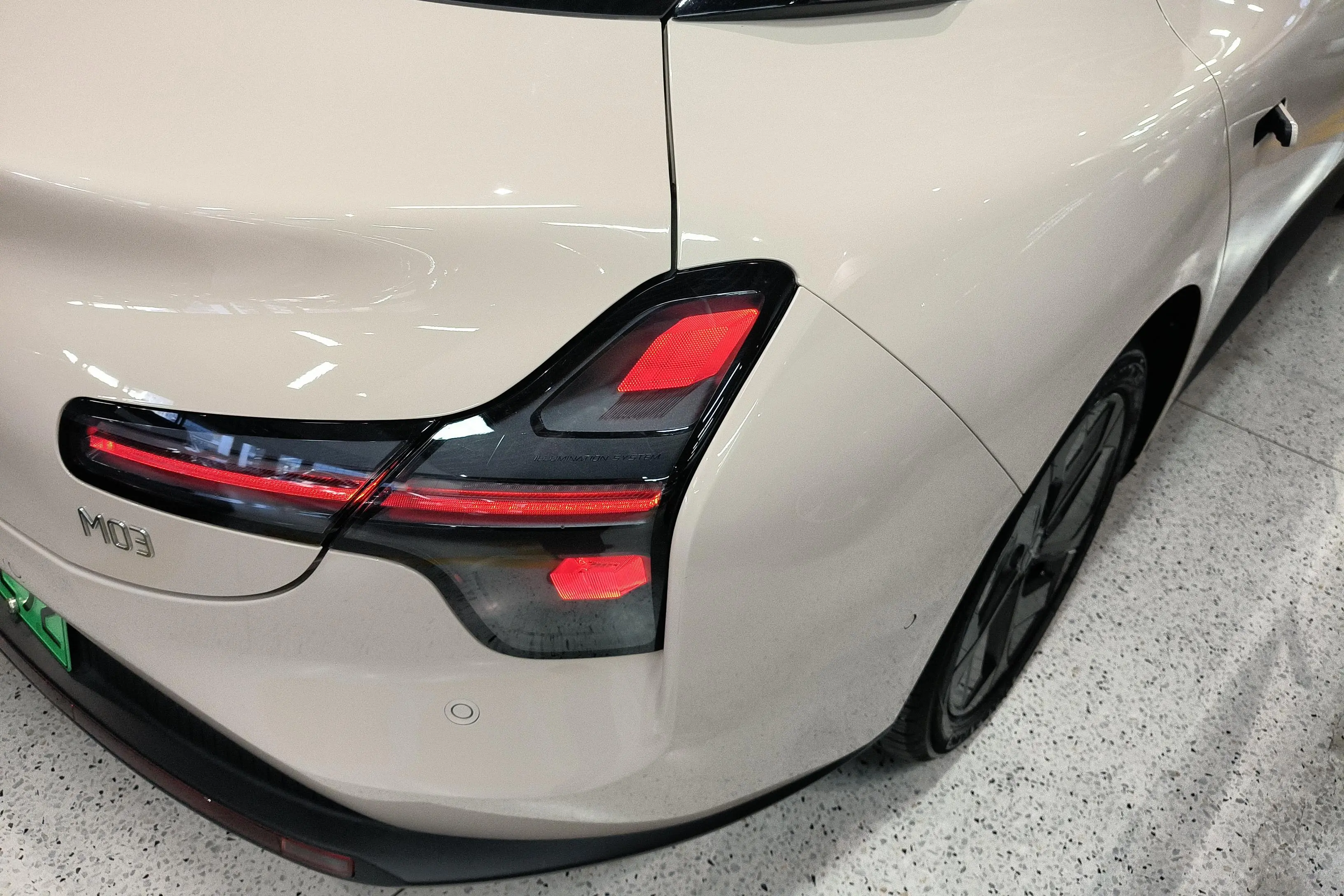 Xpeng Xiaopeng MONA M03  из Китая