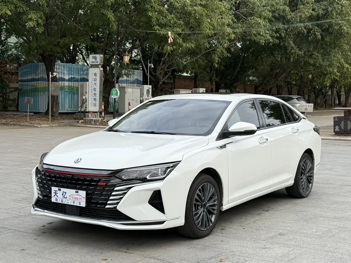 Dongfeng Yixuan MAX  из Китая
