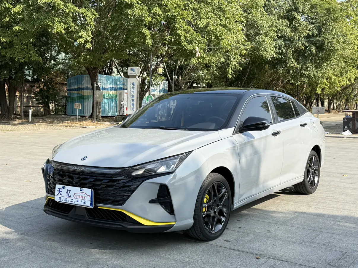 Dongfeng Yixuan  из Китая