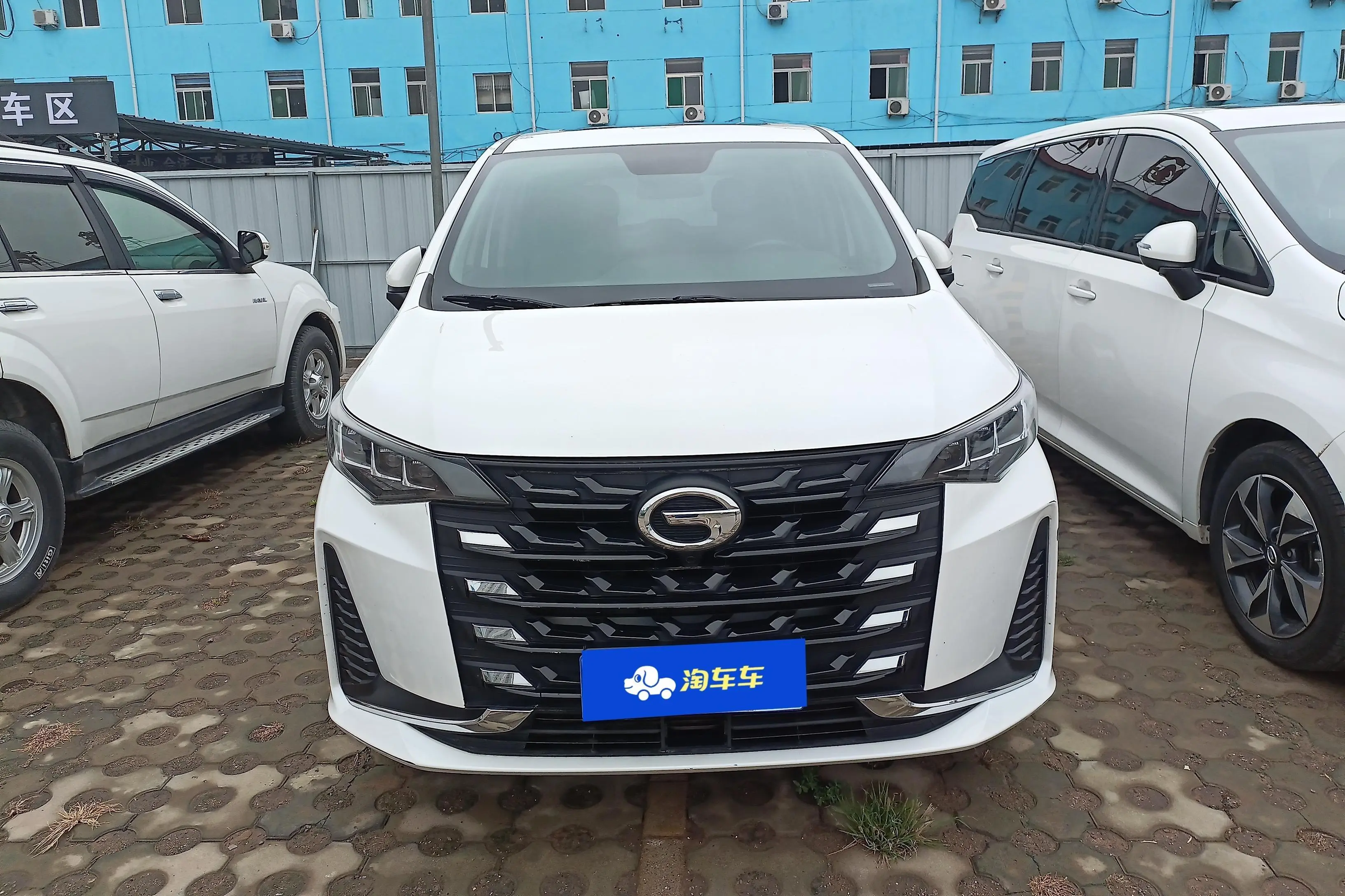 GAC Trumpchi M6  из Китая