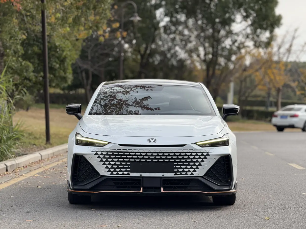 Changan UNI-V  из Китая