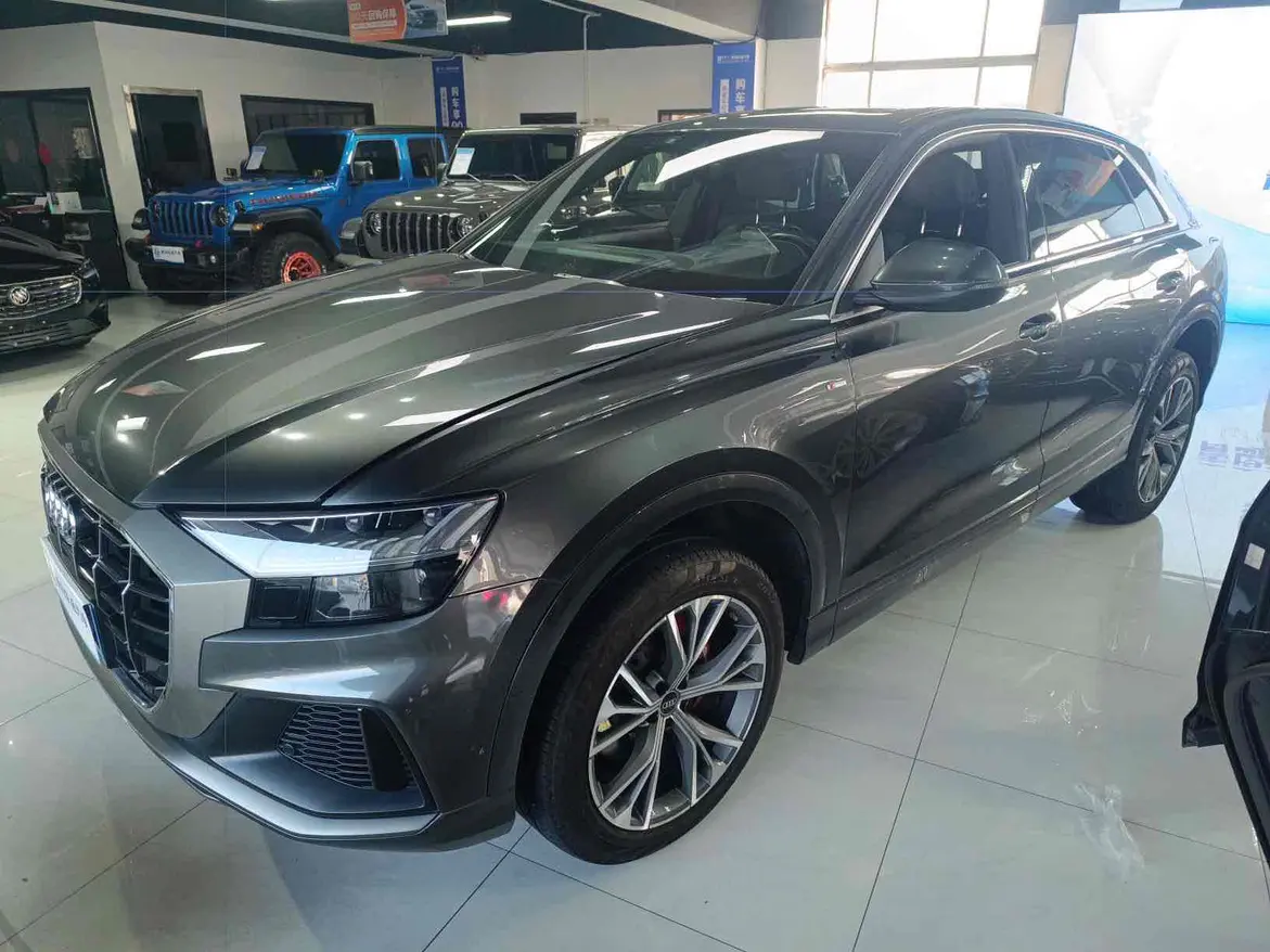 Audi Q8  из Китая