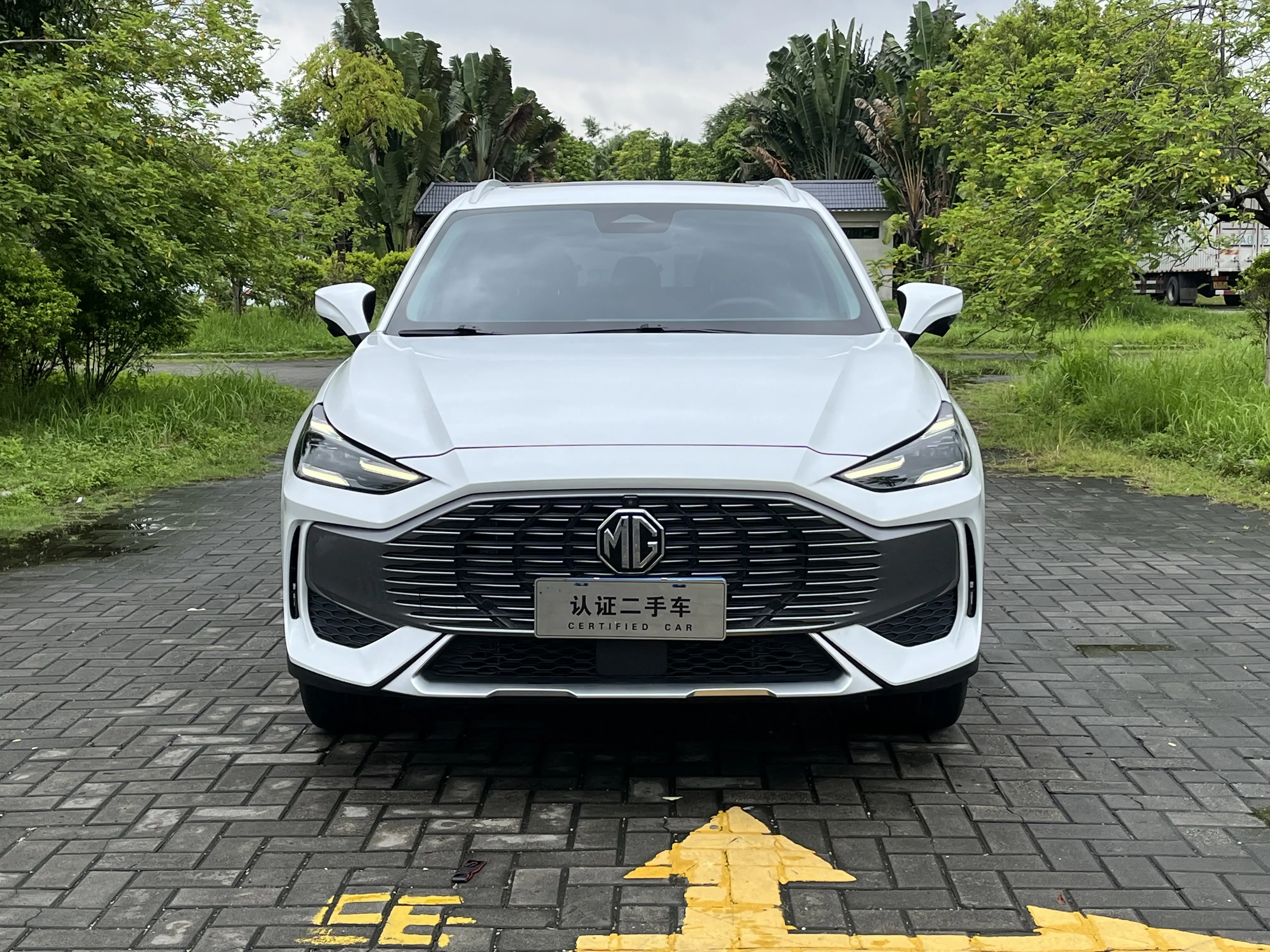 MG ONE  из Китая