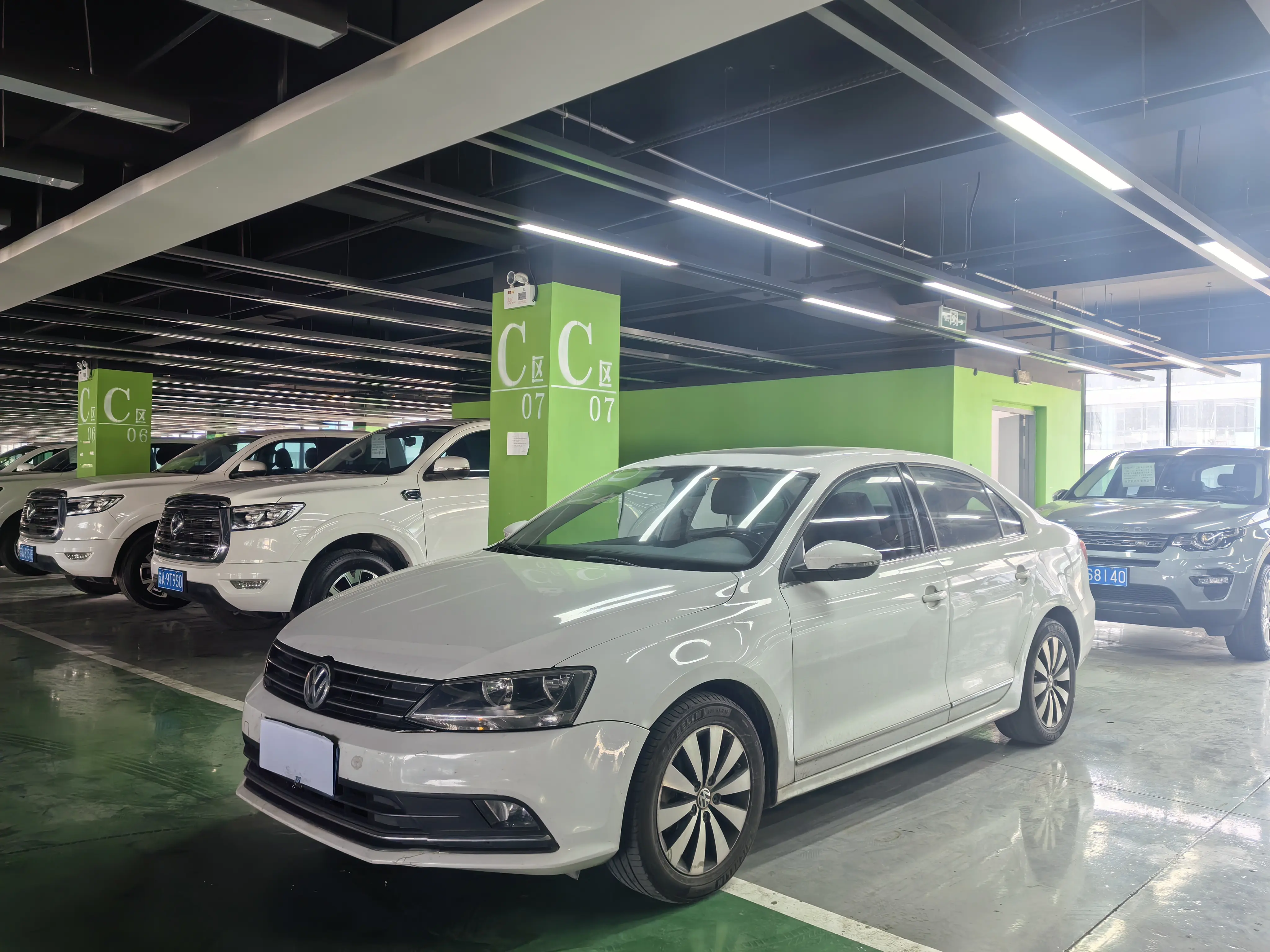 Volkswagen Sagitar  из Китая