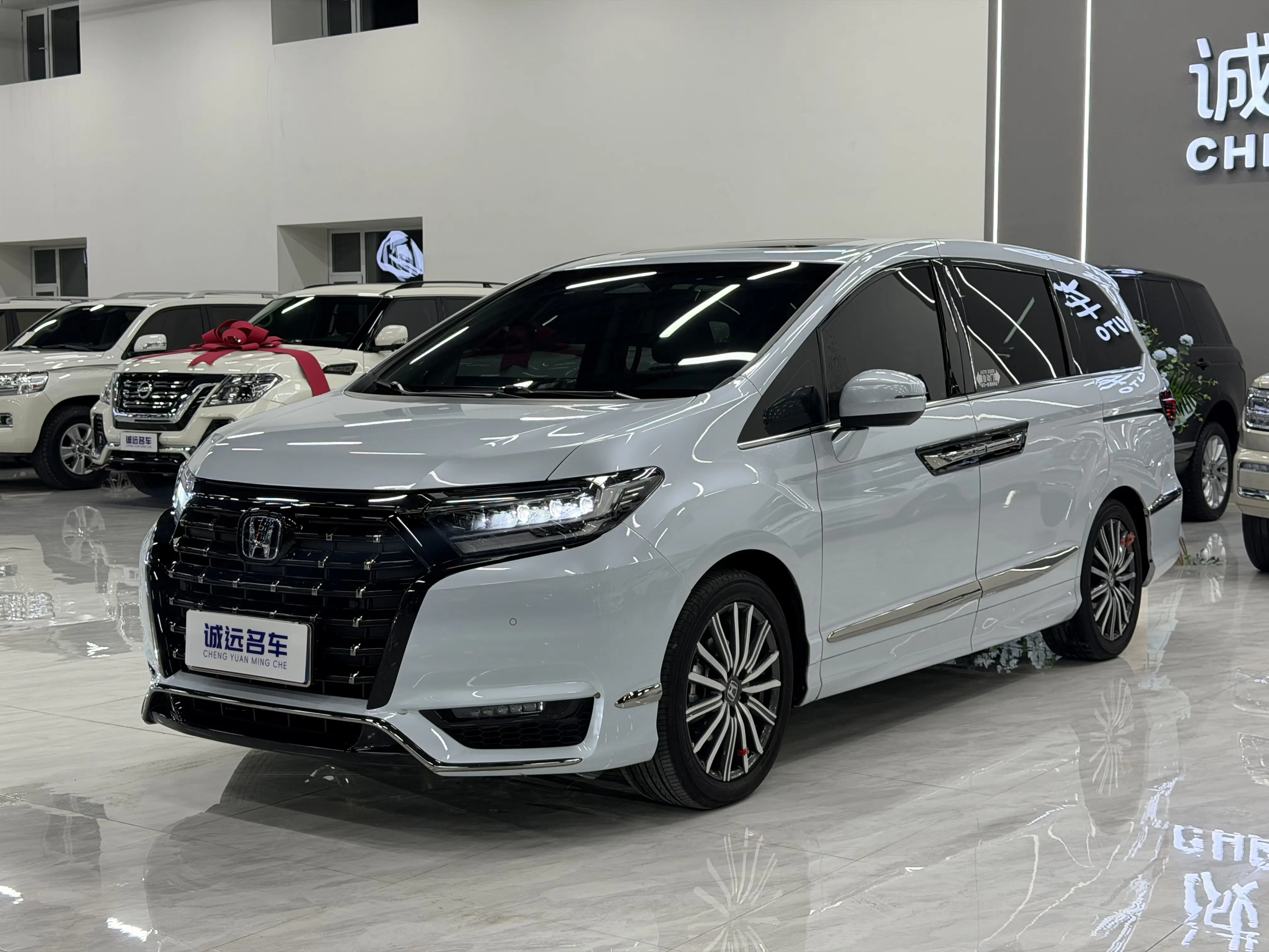 Honda Elysion (Alison)  из Китая