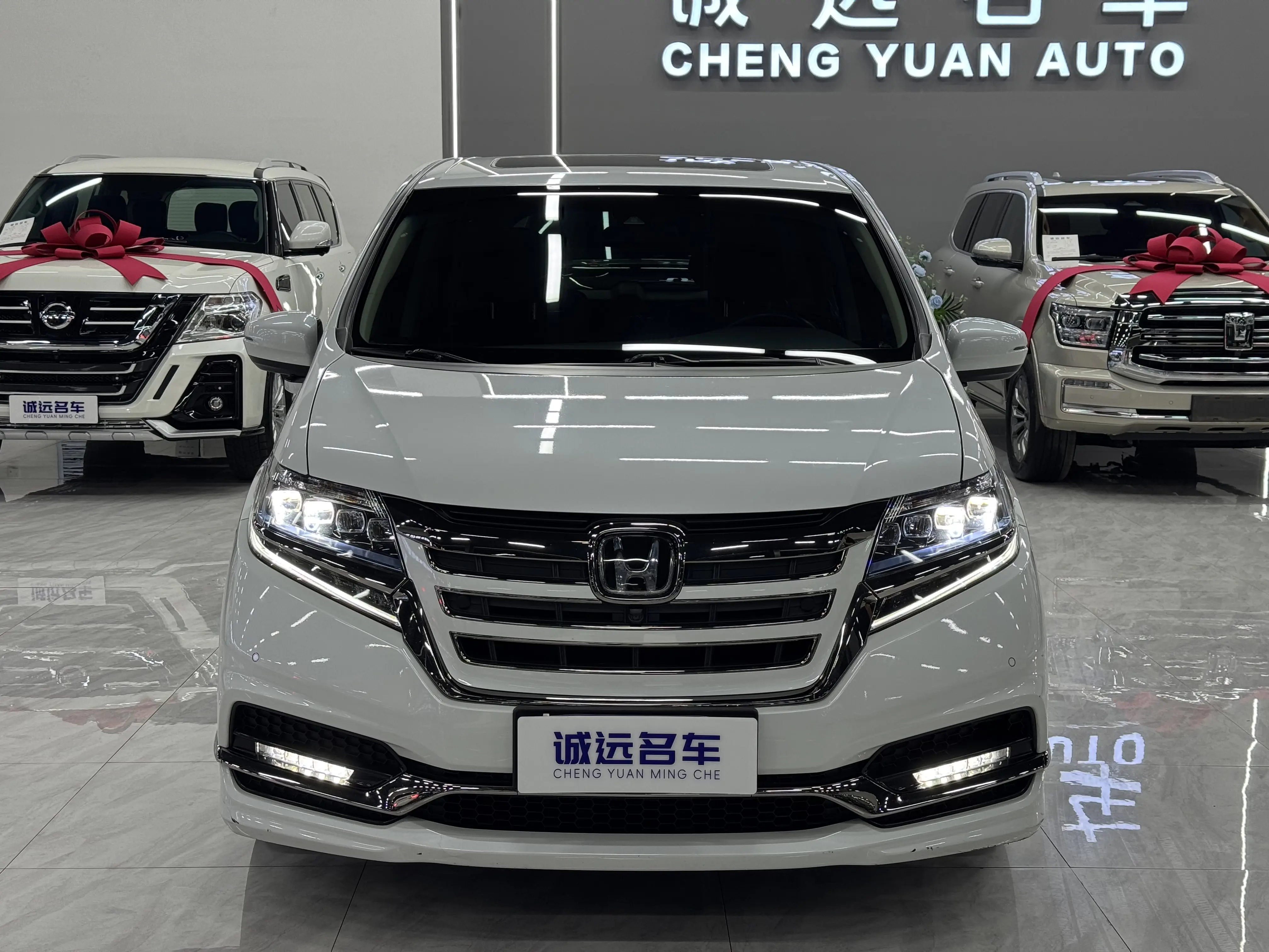 Honda Elysion (Alison)  из Китая