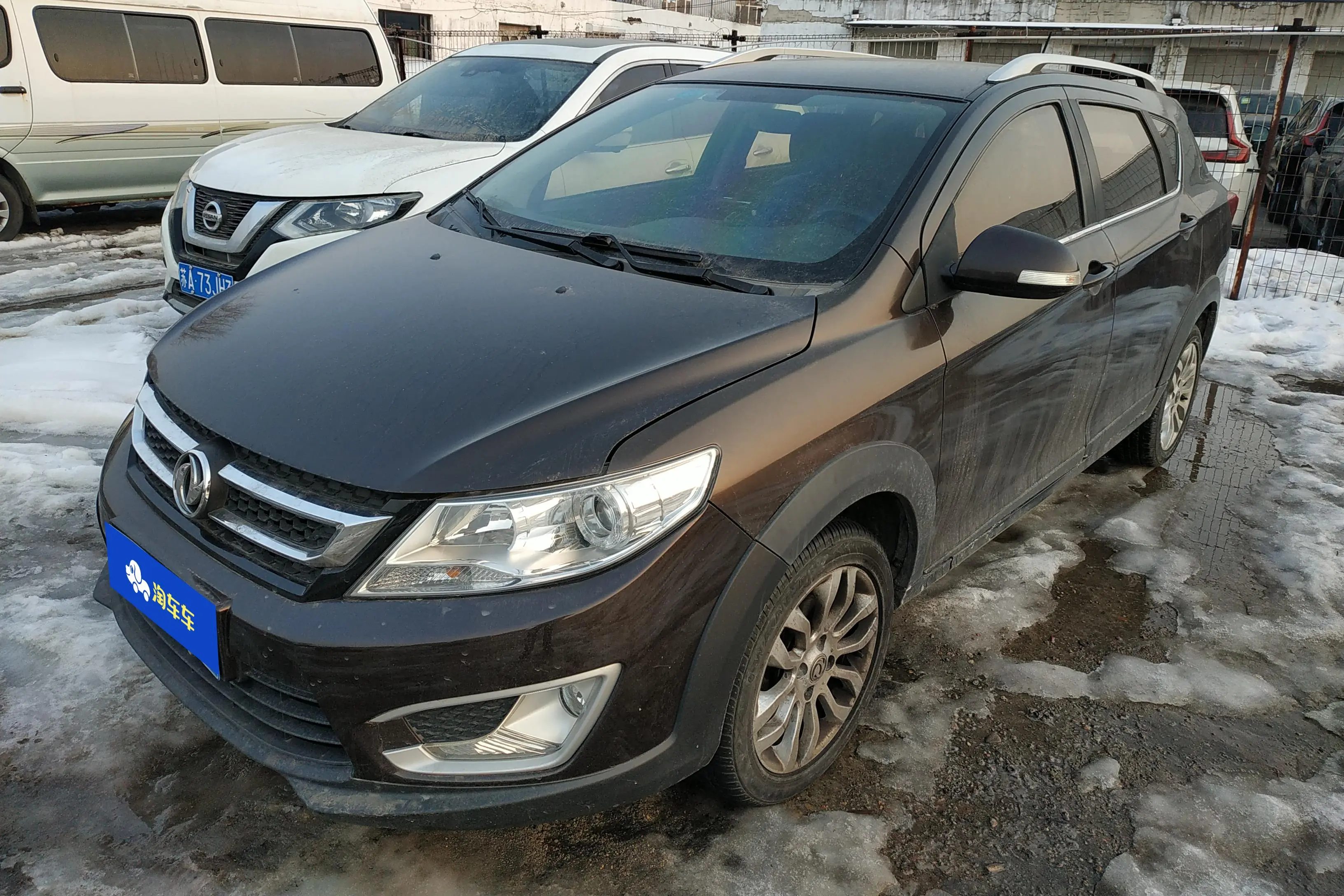 Dongfeng Fengshen AX3  из Китая