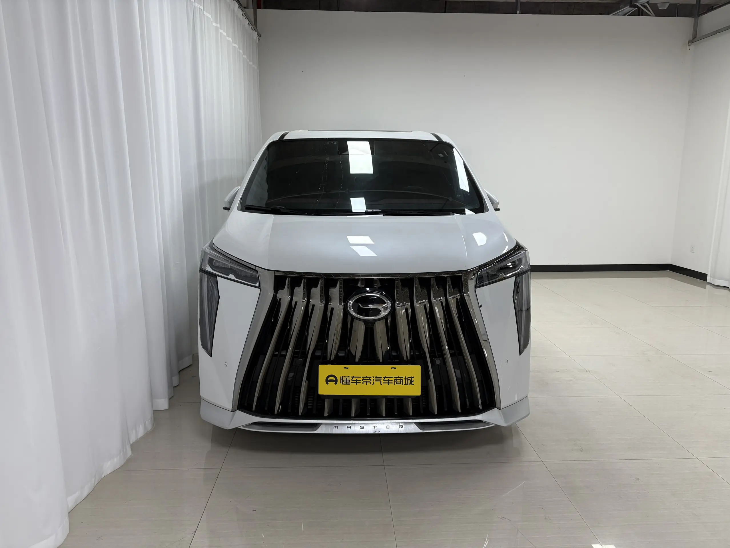 GAC Trumpchi M8  из Китая