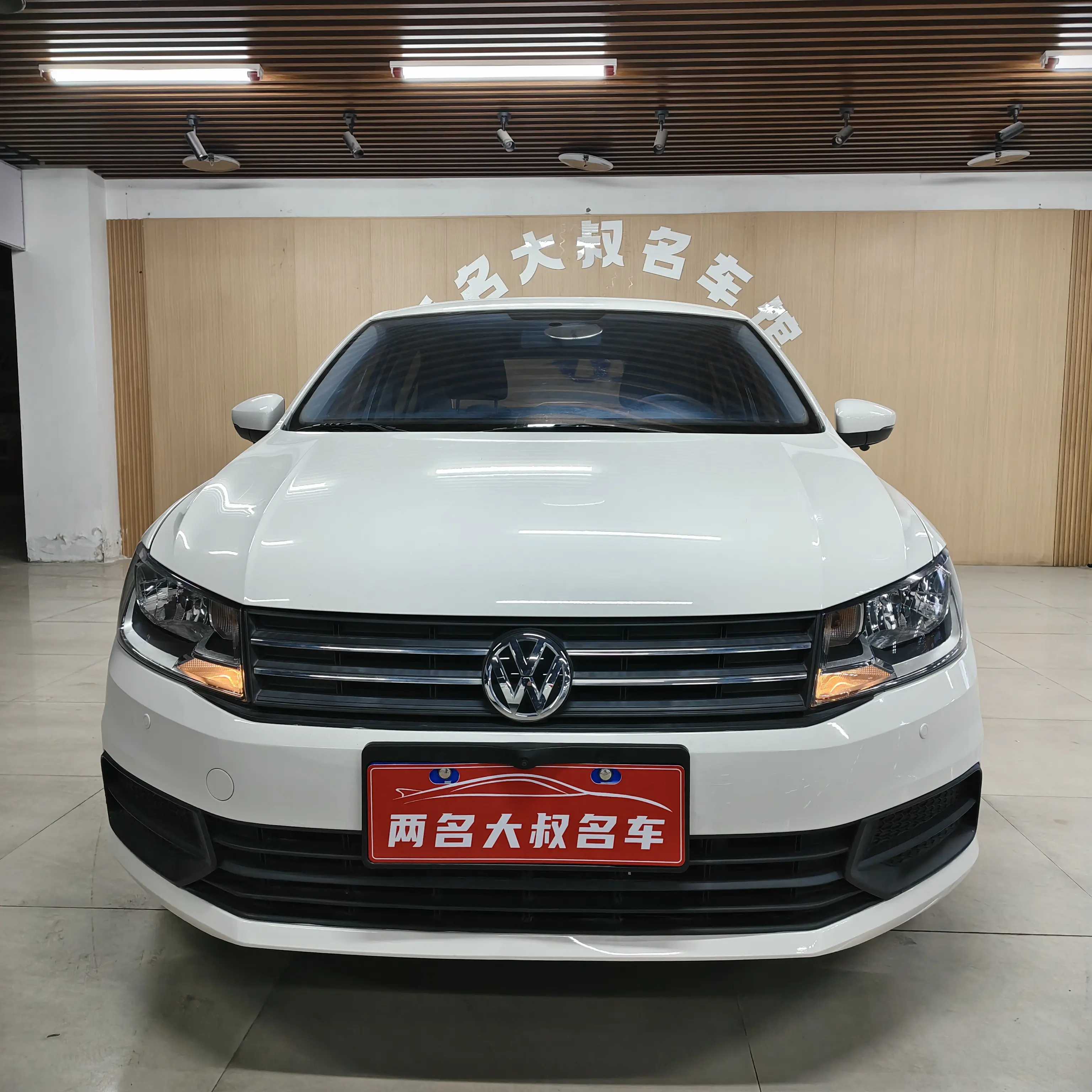 Volkswagen Santana  из Китая