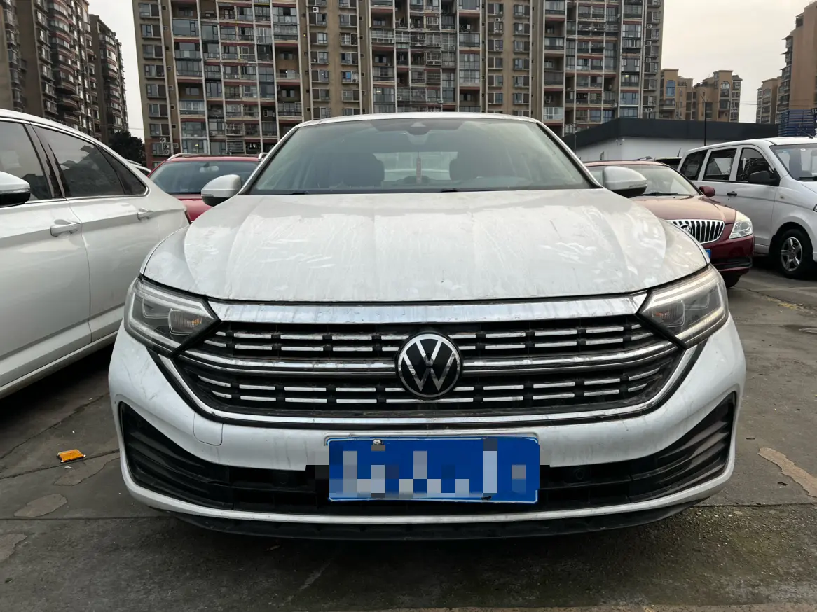 Volkswagen Sagitar  из Китая