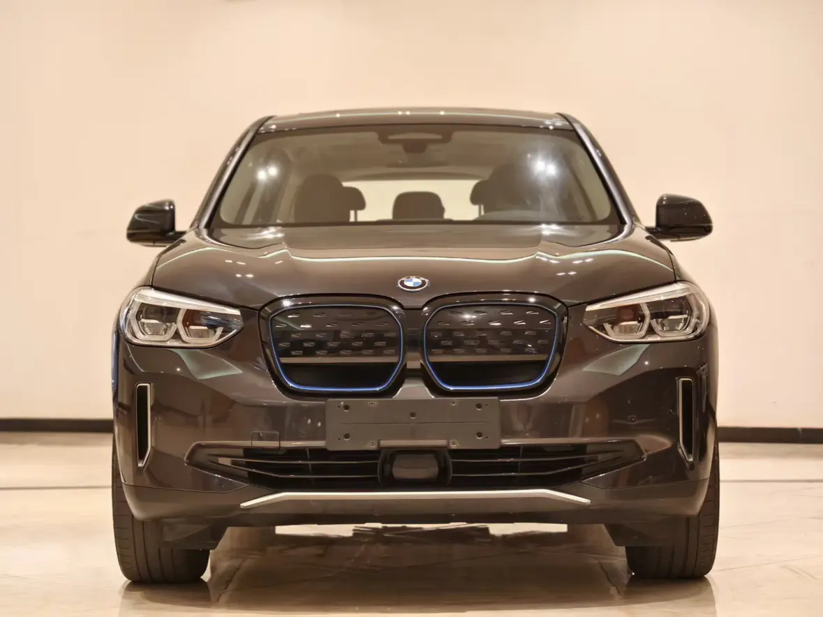BMW iX3  из Китая