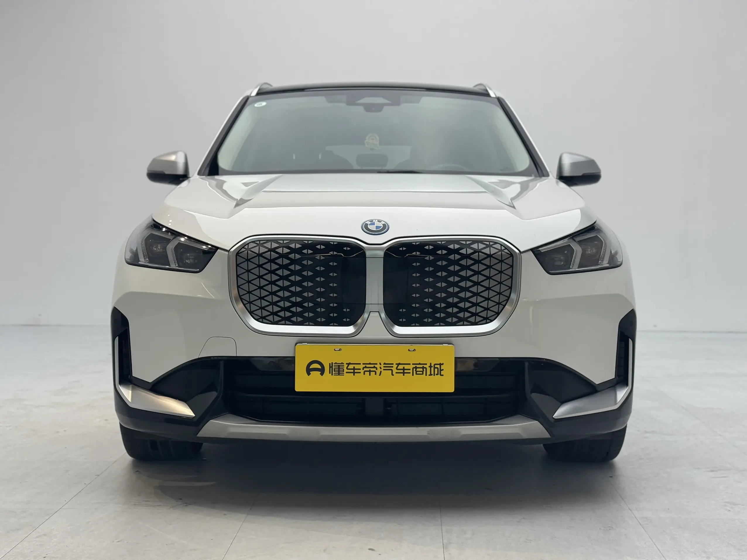 BMW iX1  из Китая