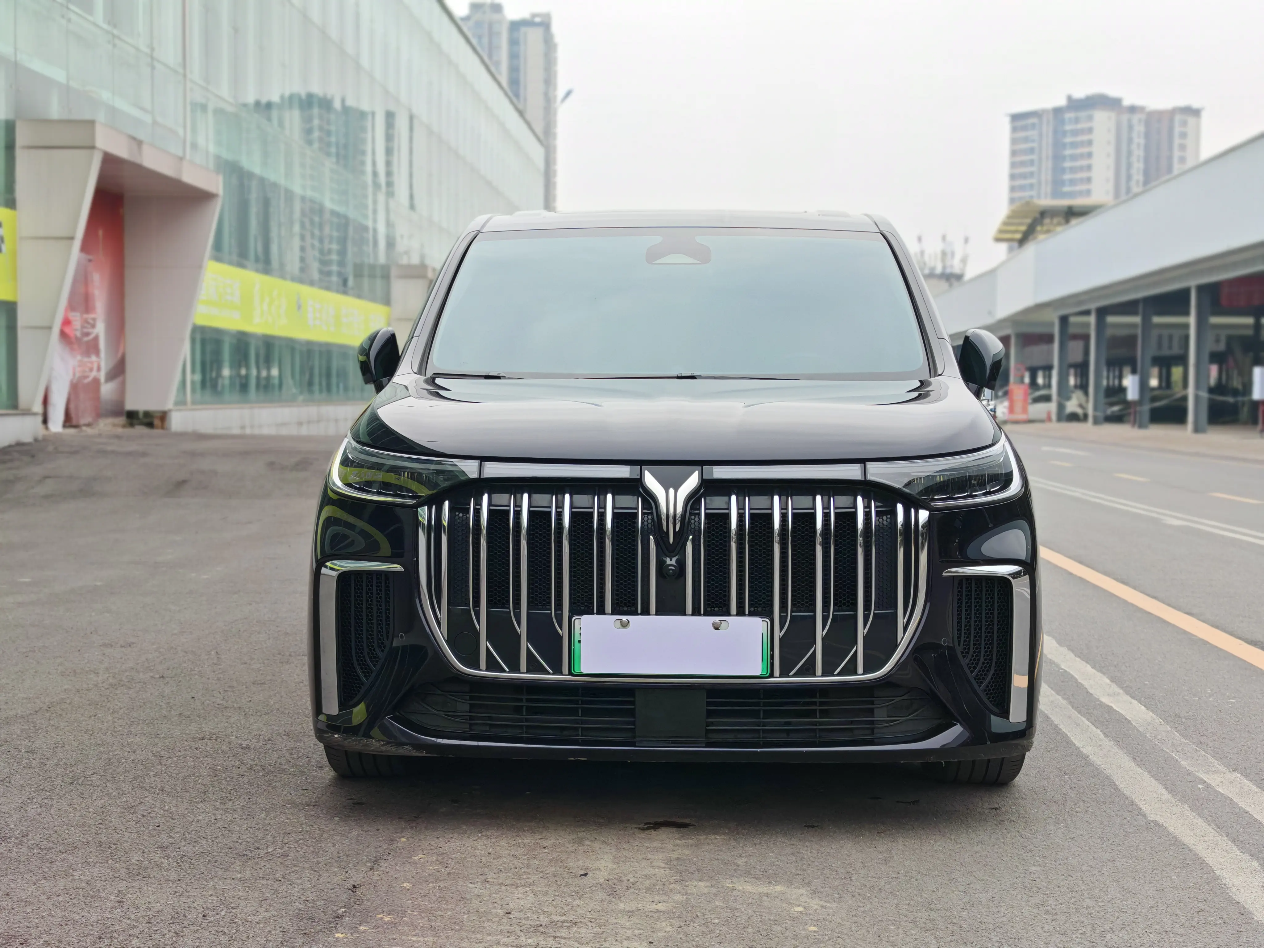 Voyah Lantu Dreamer PHEV  из Китая