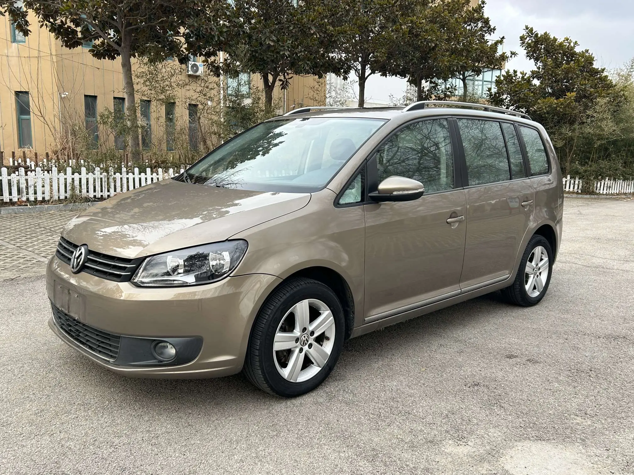 Volkswagen Touran  из Китая